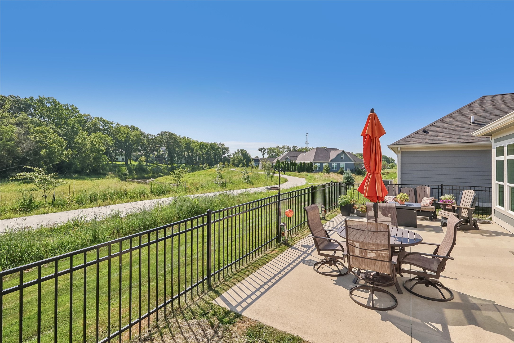9934 Alexander Circle Property Photo 2