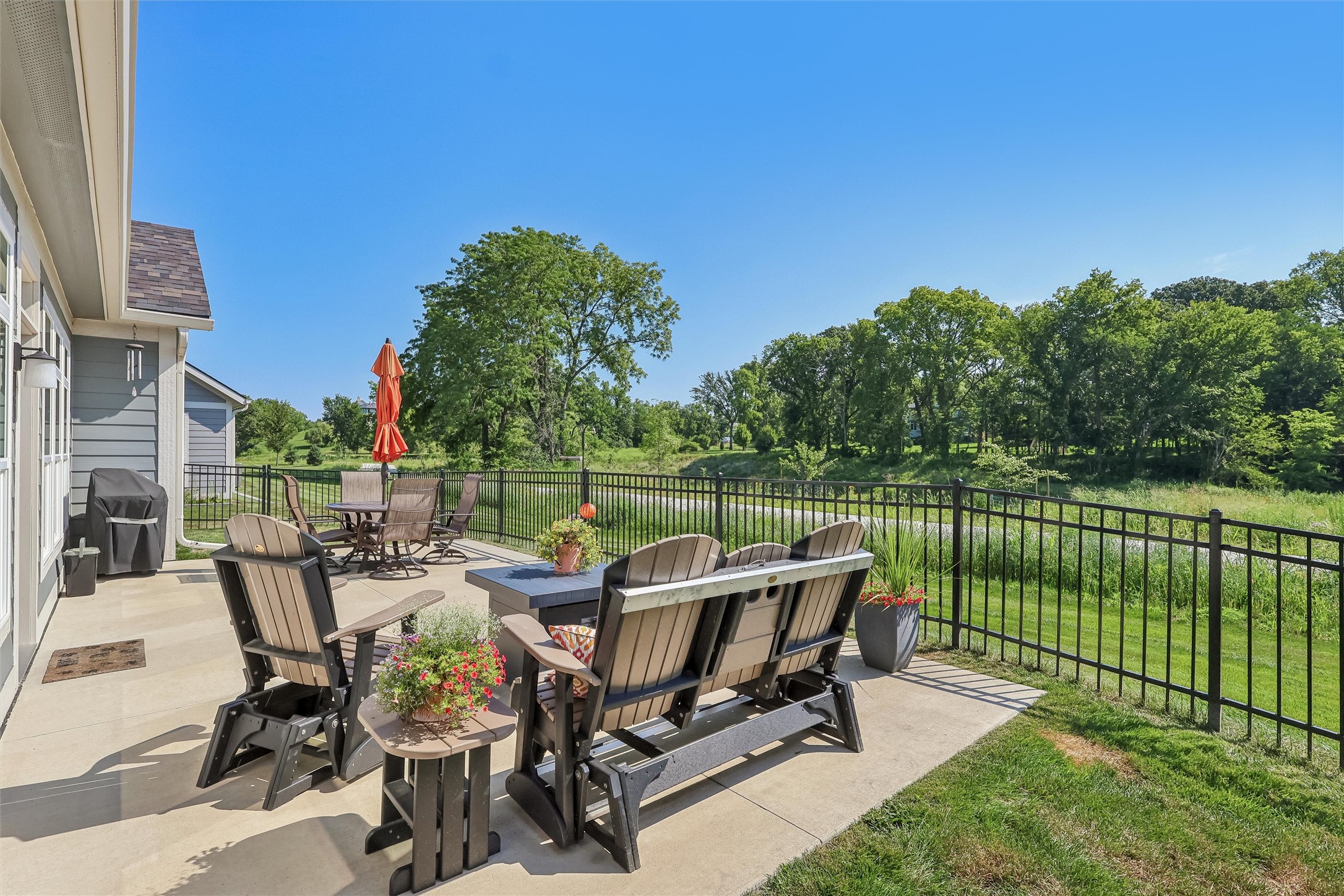 9934 Alexander Circle Property Photo 3