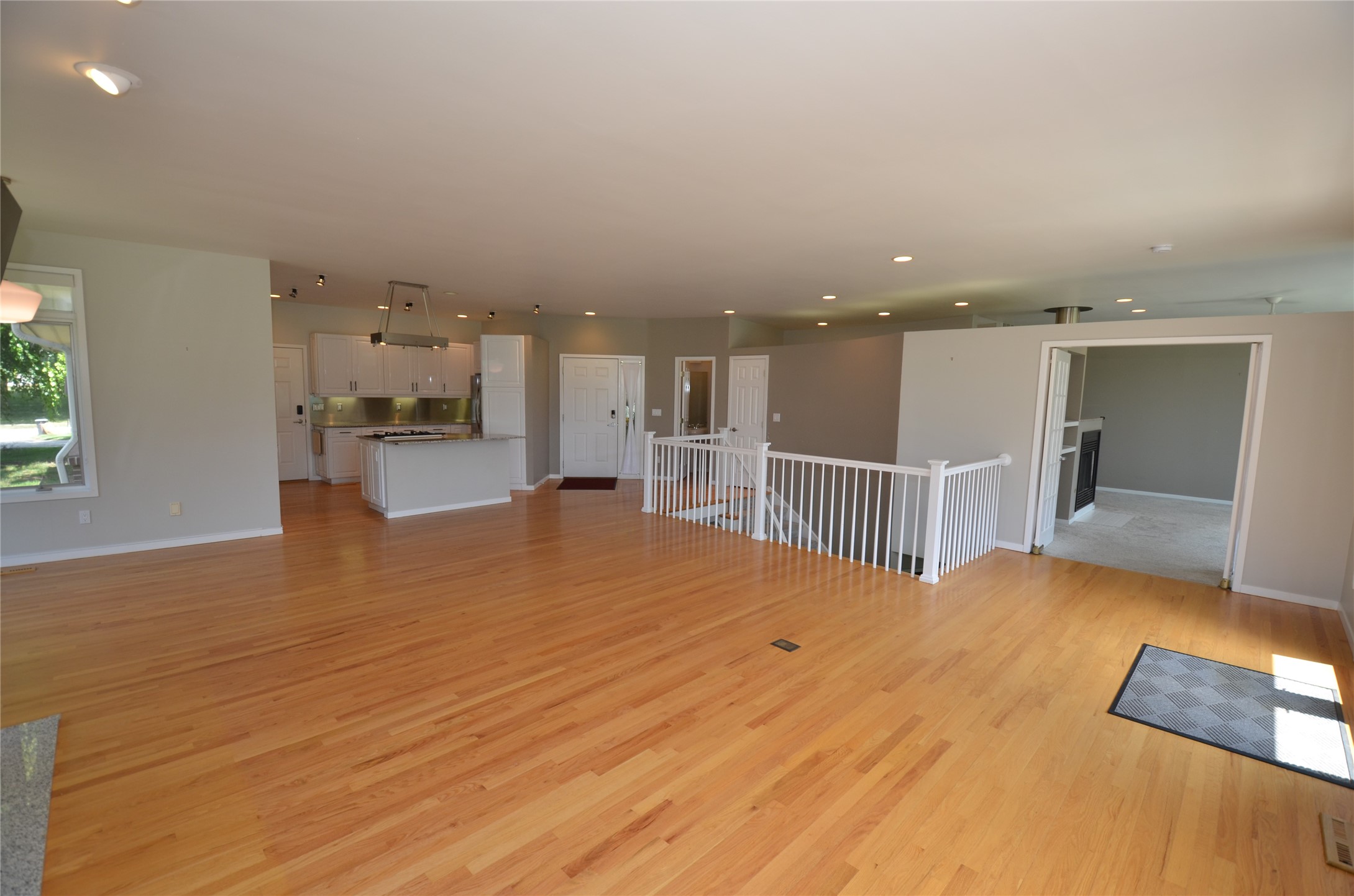 1112 Glen Oaks Drive Property Photo 5