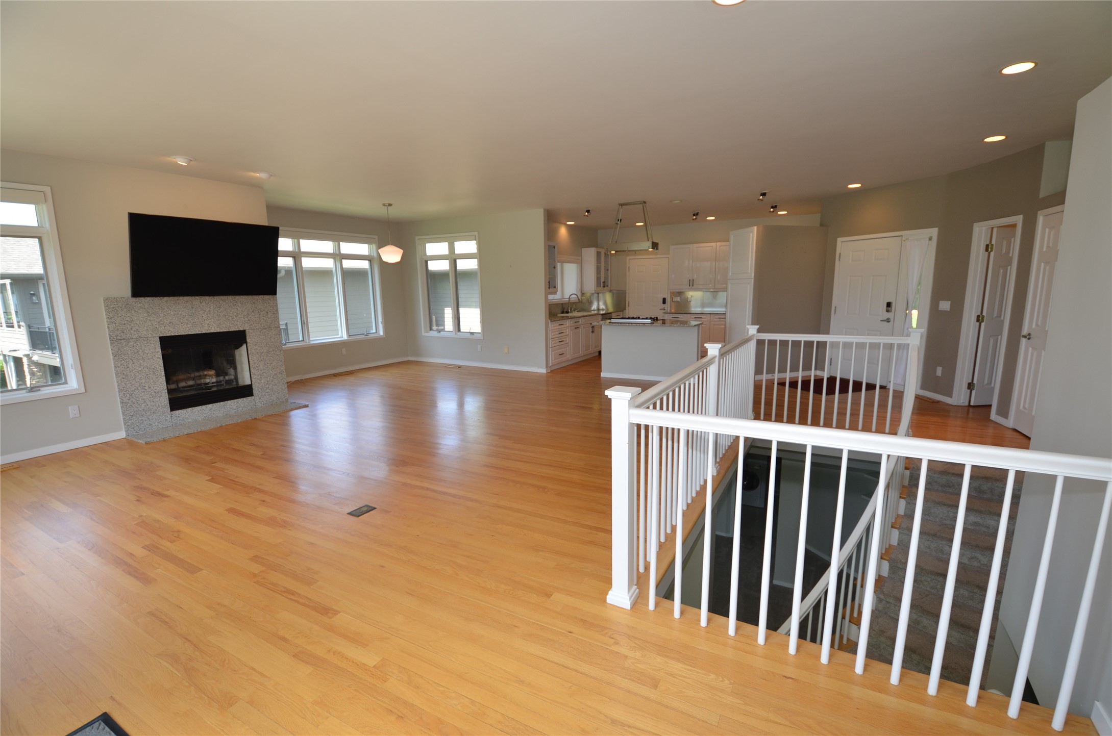 1112 Glen Oaks Drive Property Photo 6