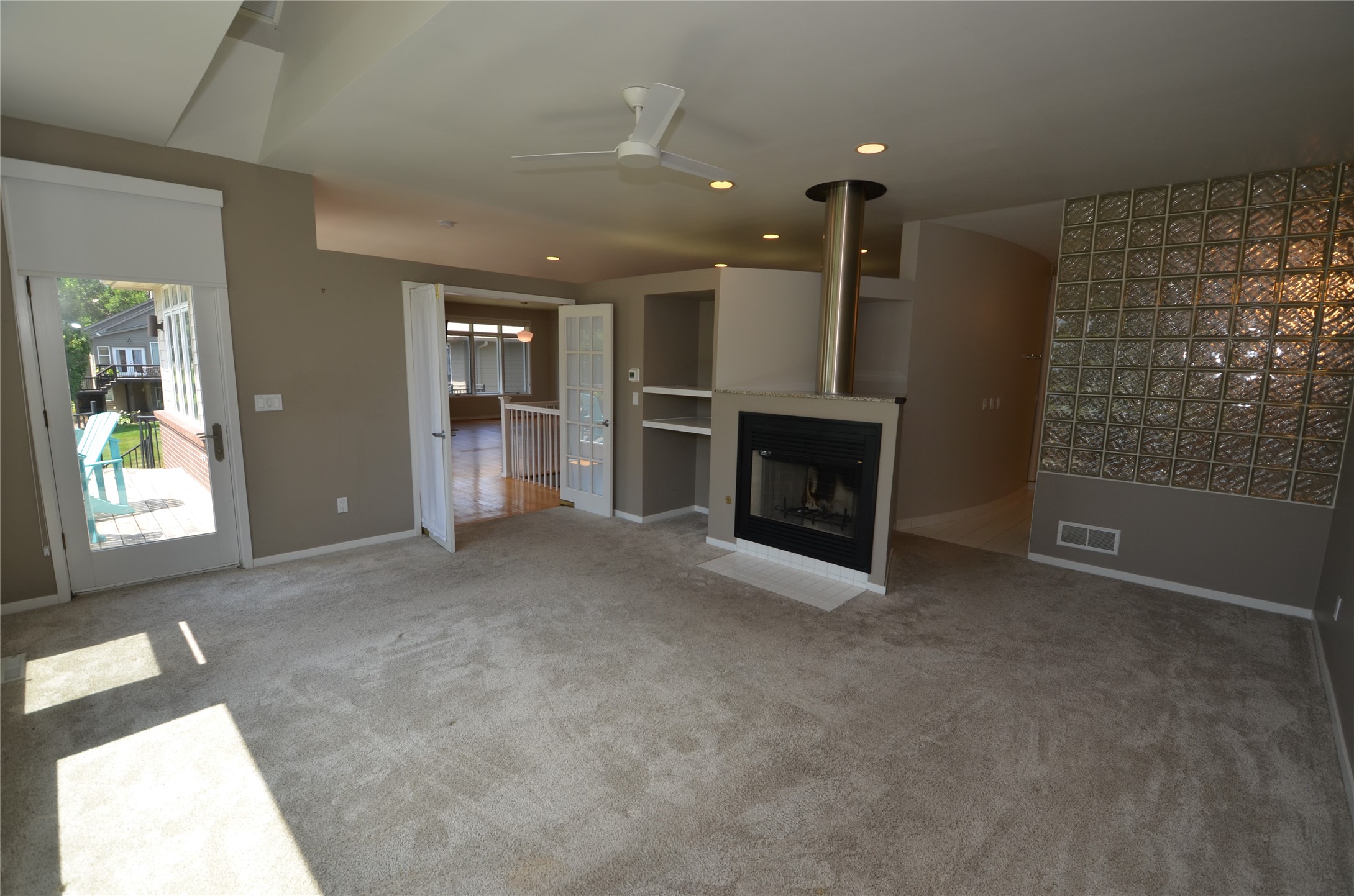 1112 Glen Oaks Drive Property Photo 8