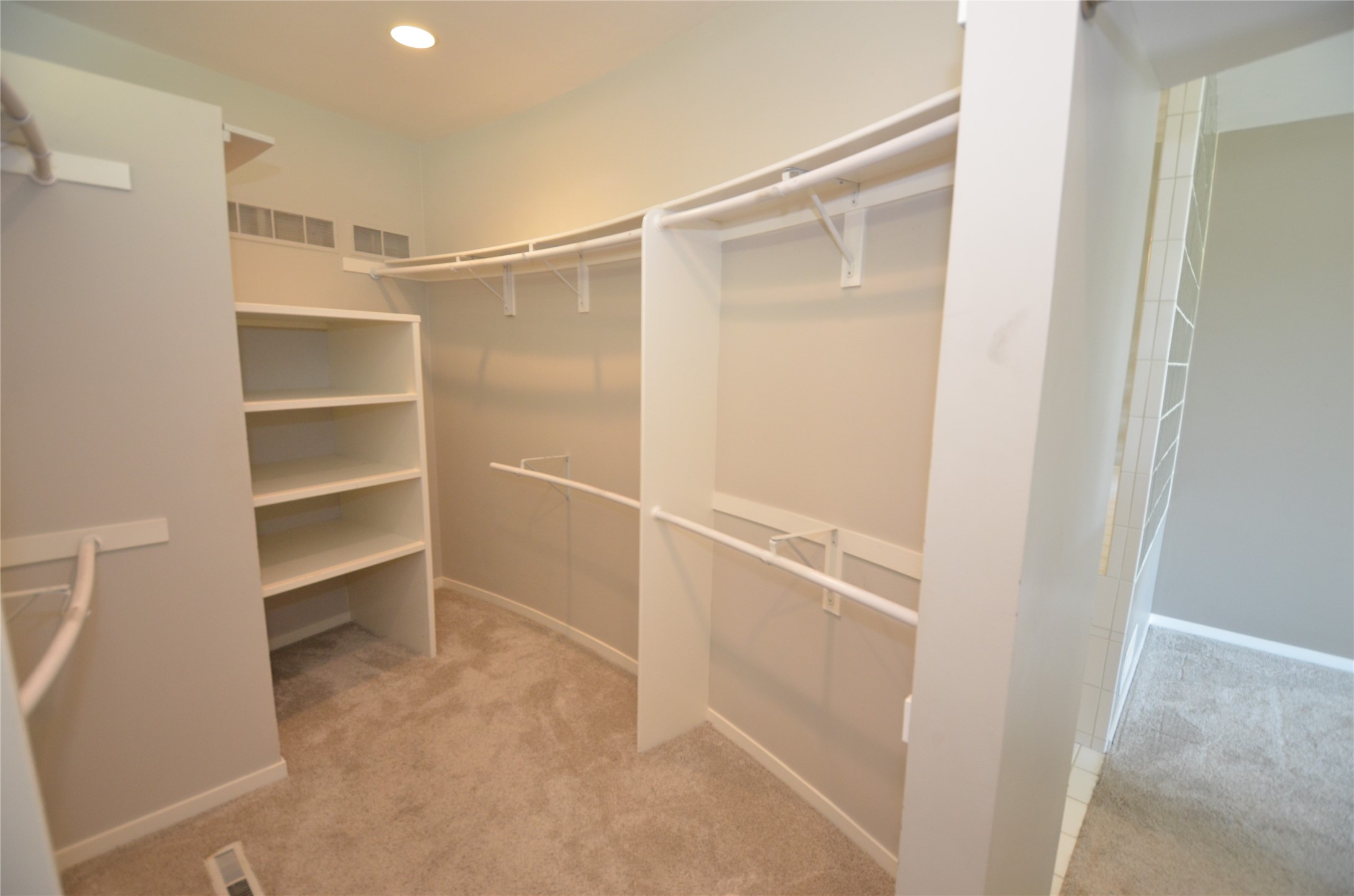 1112 Glen Oaks Drive Property Photo 9