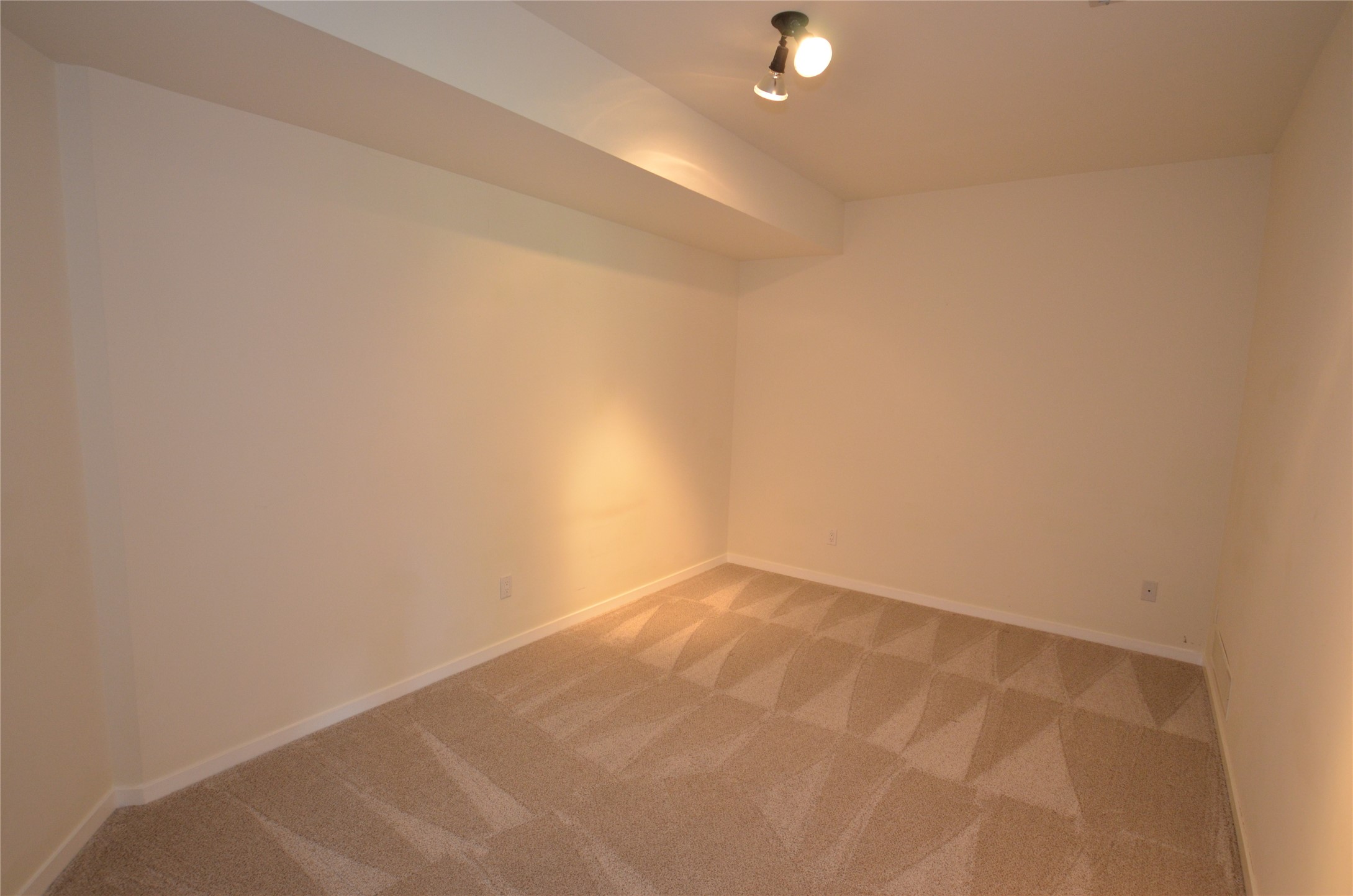 1112 Glen Oaks Drive Property Photo 20