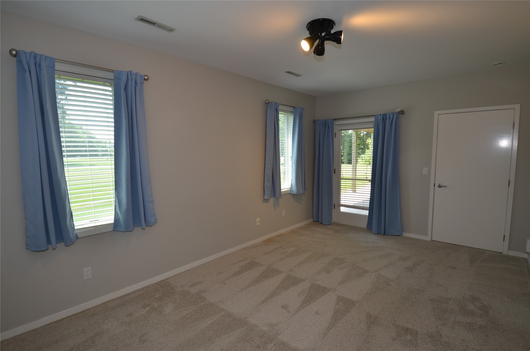 1112 Glen Oaks Drive Property Photo 22