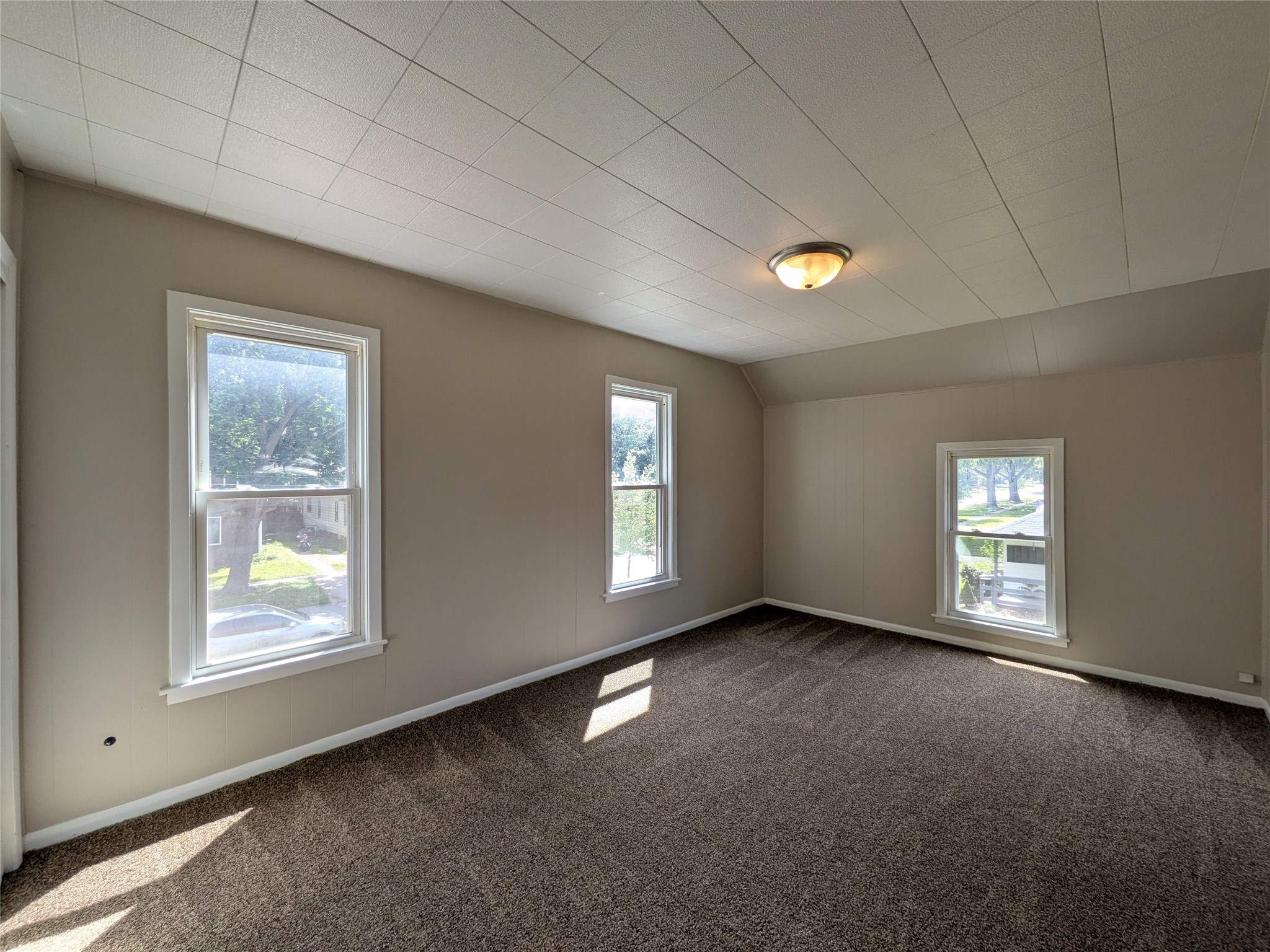 240 E Dunham Avenue Property Photo 4