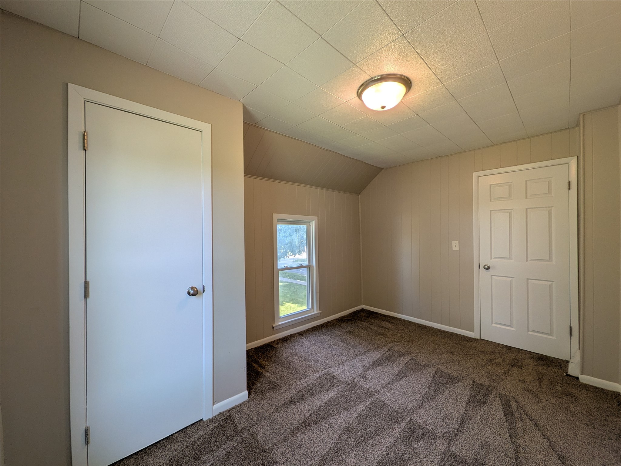 240 E Dunham Avenue Property Photo 5