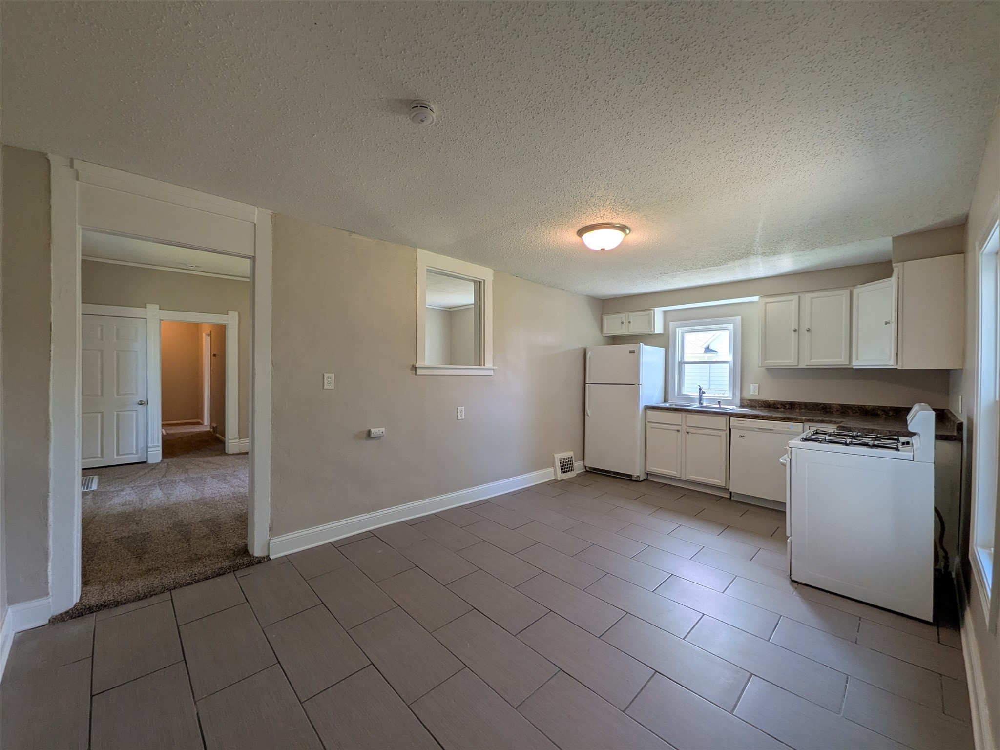 240 E Dunham Avenue Property Photo 8