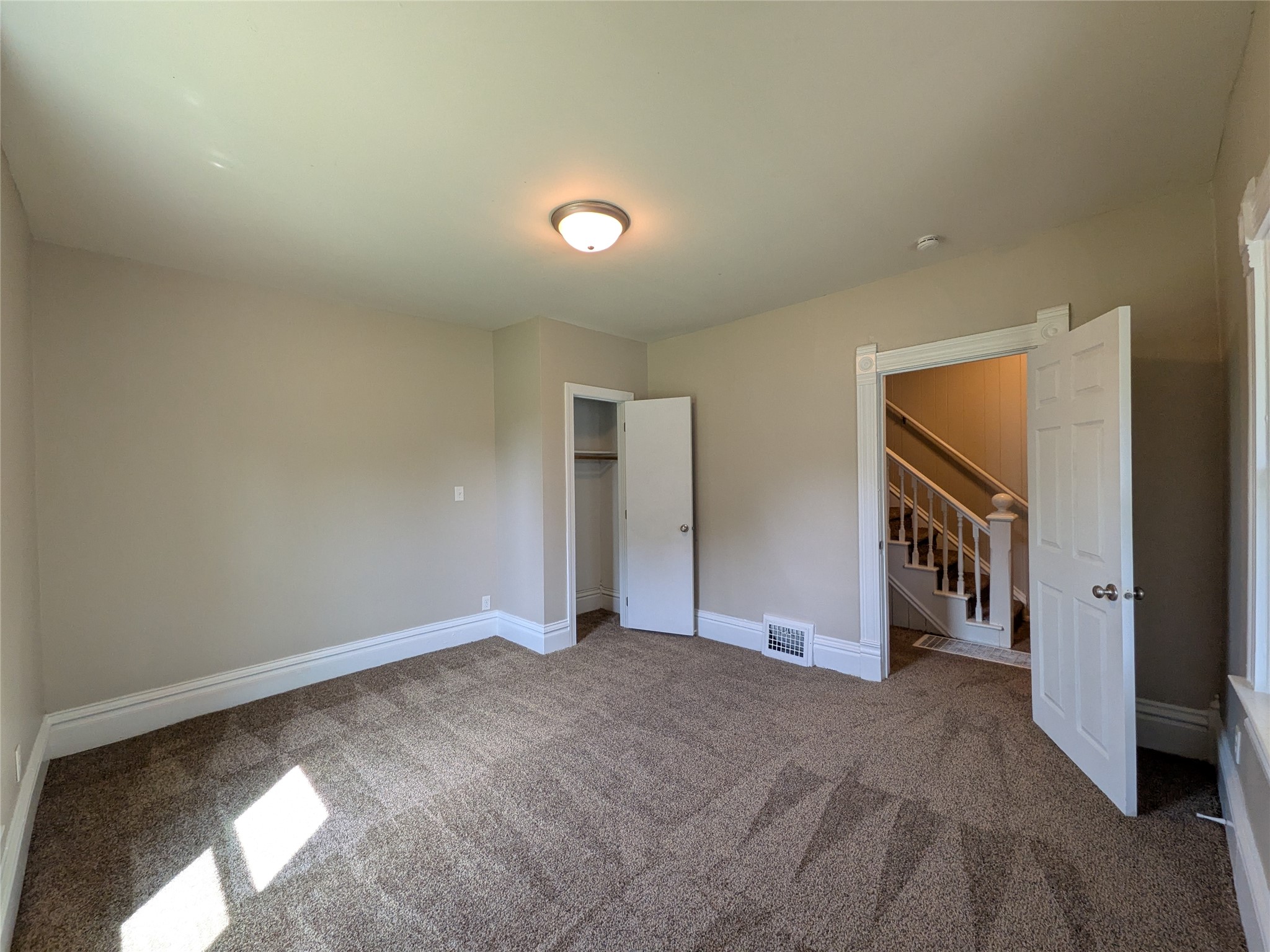 240 E Dunham Avenue Property Photo 9