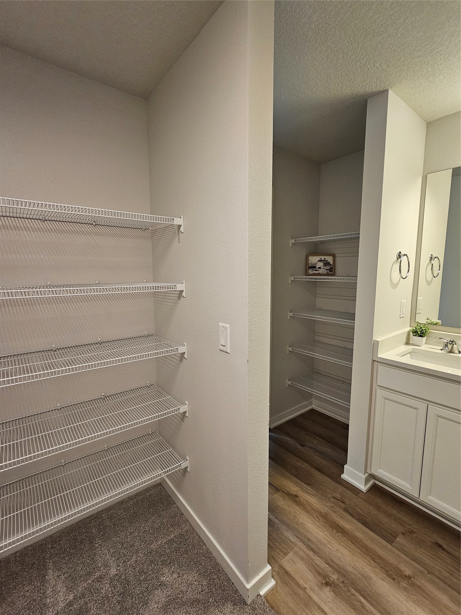 3040 Darling Road Property Photo 11