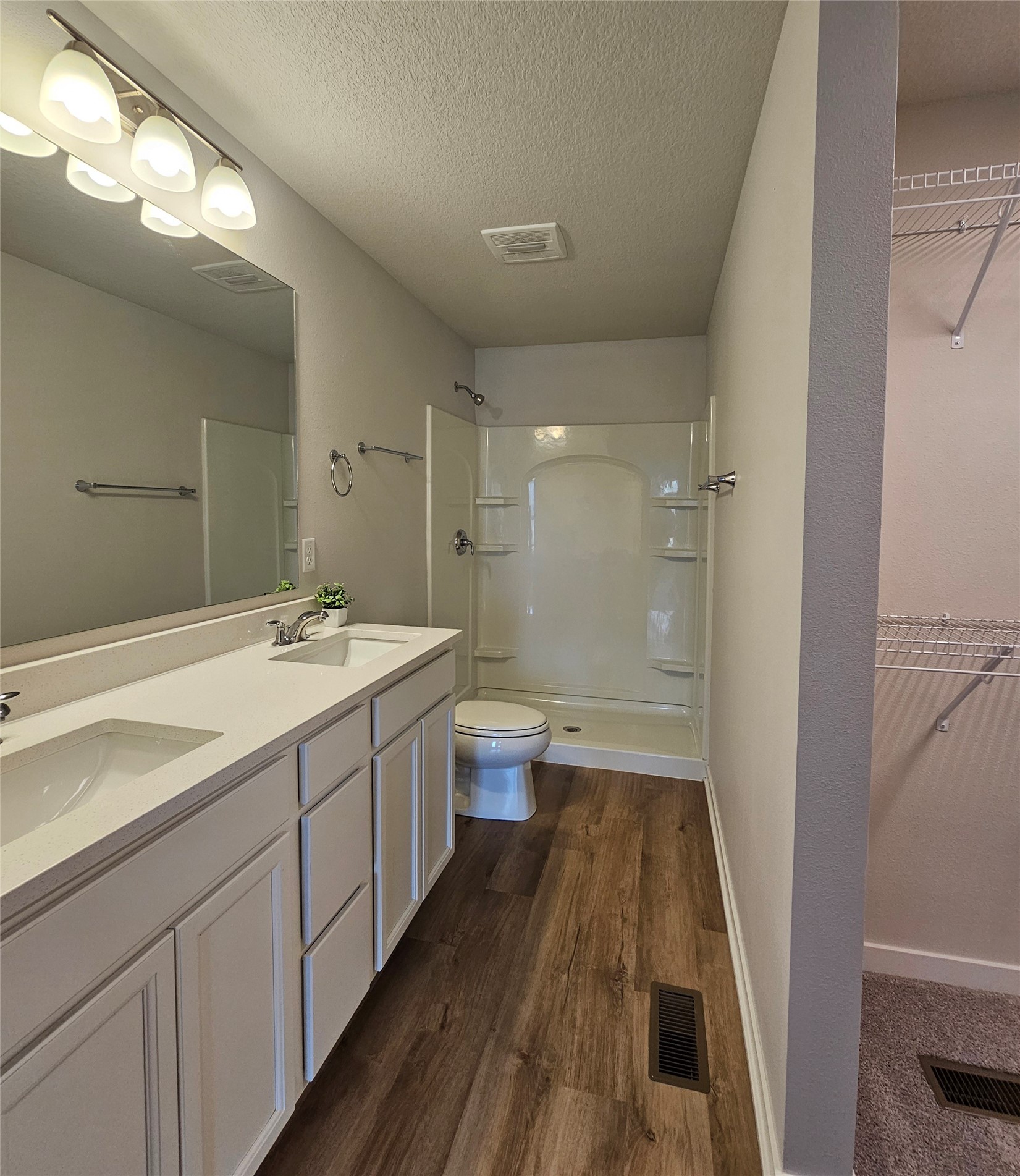 3040 Darling Road Property Photo 12