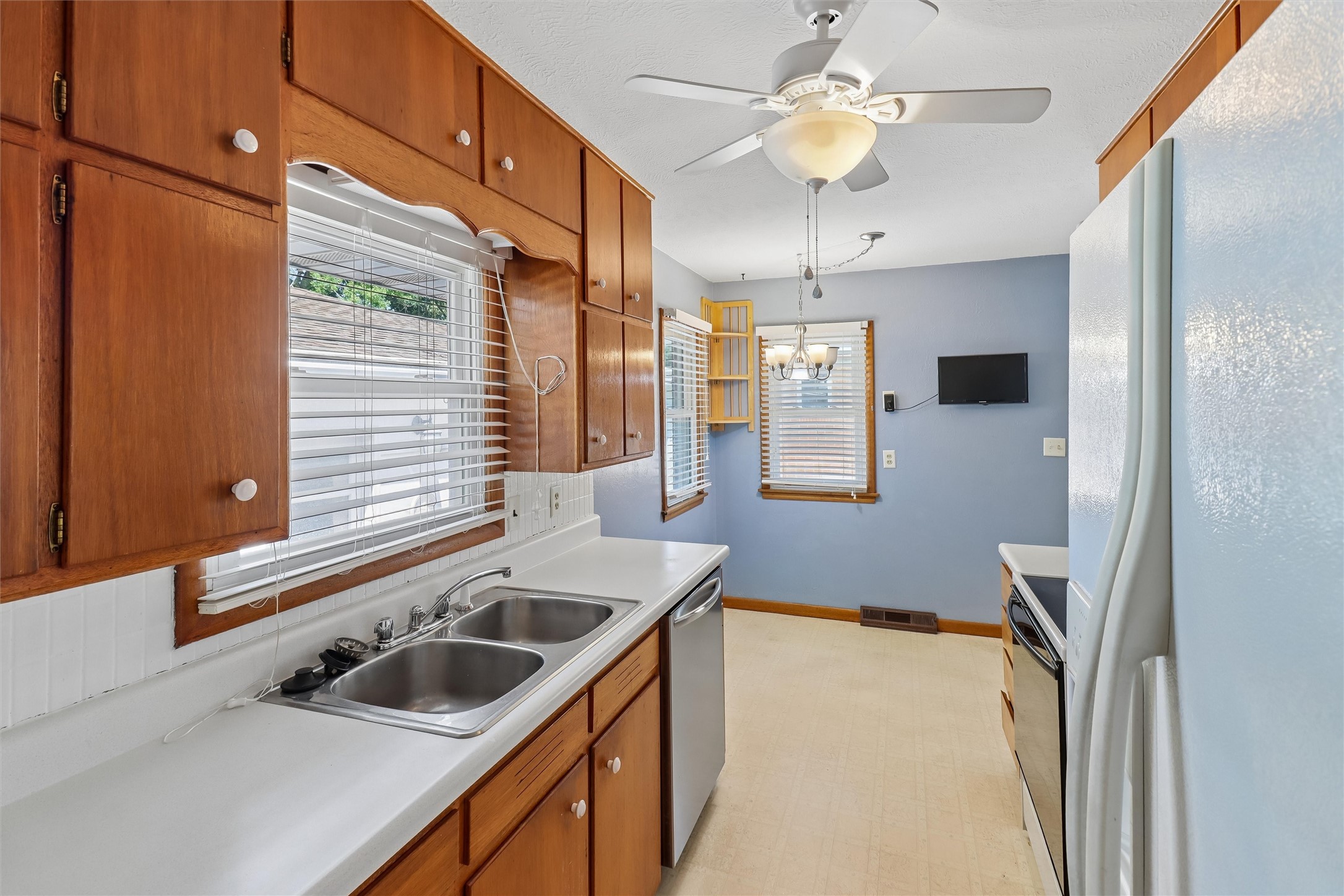 1111 N D Street Property Photo 8