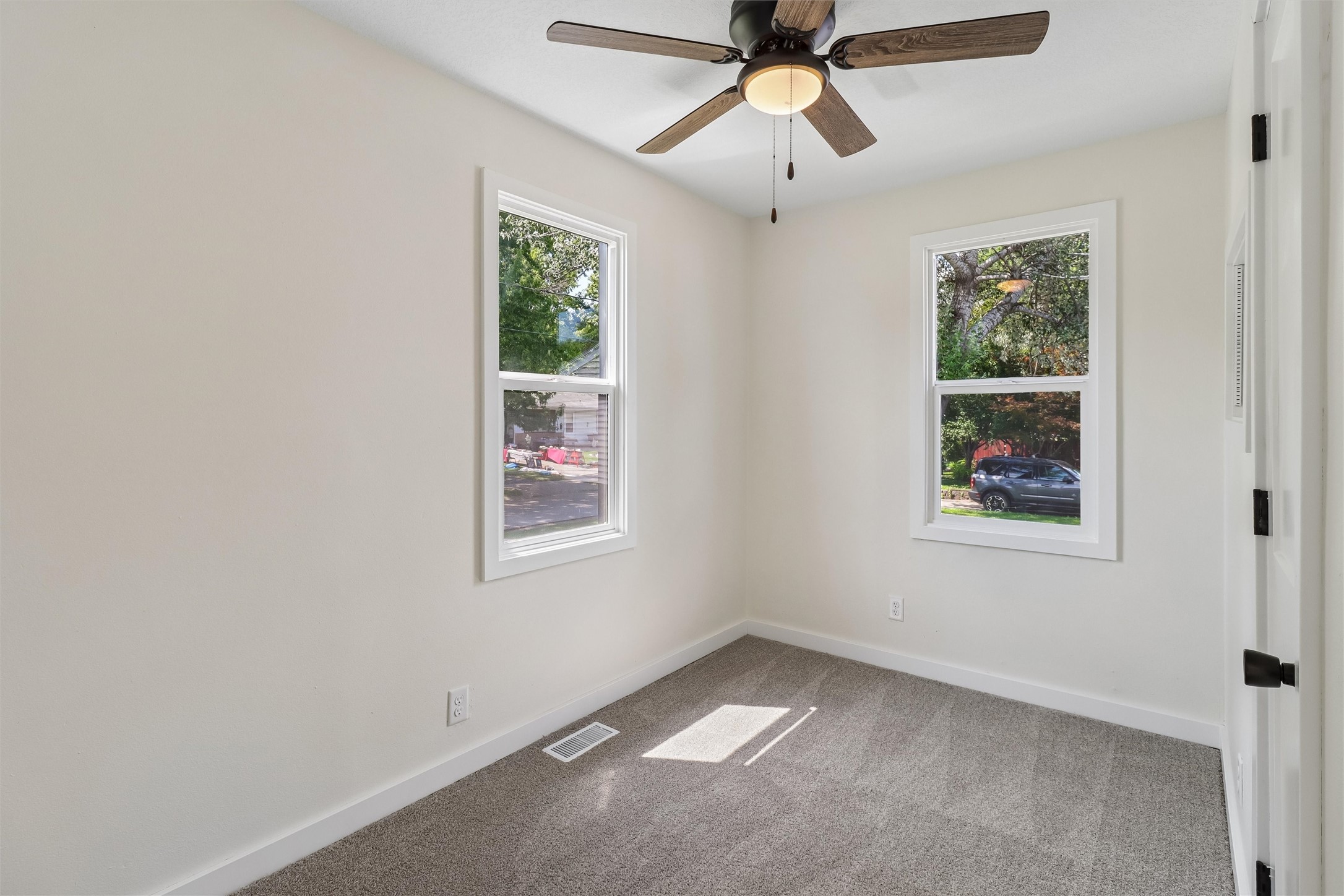 1601 E 21st Street Property Photo 8