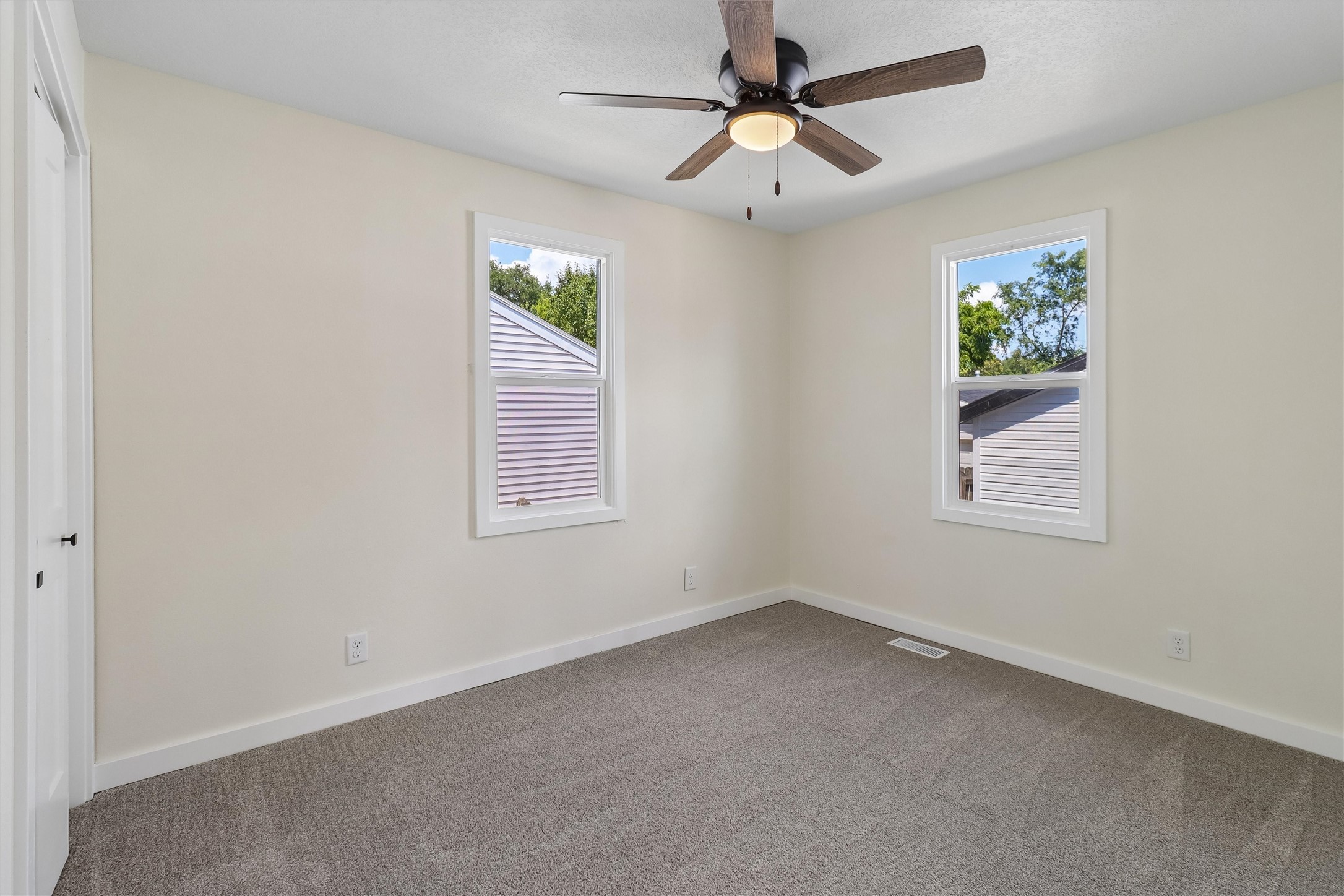 1601 E 21st Street Property Photo 9
