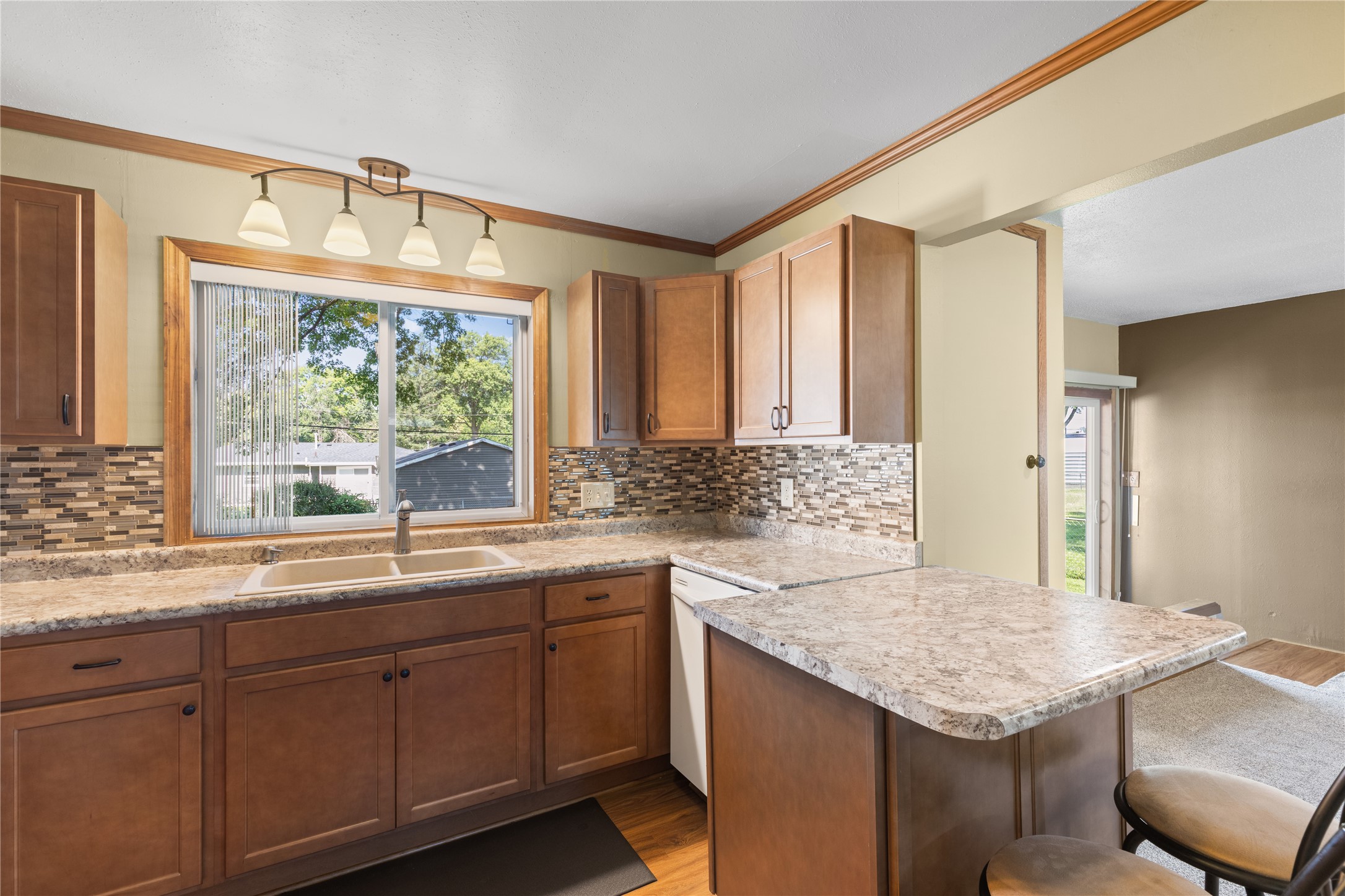8022 Suncrest Drive Property Photo 11
