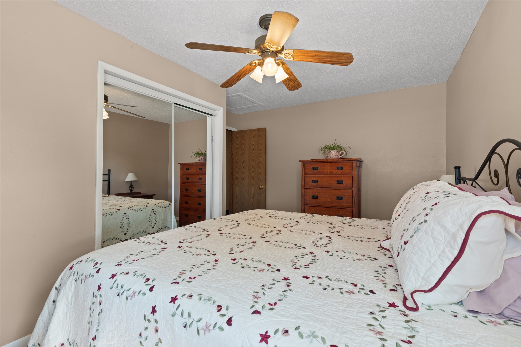 8022 Suncrest Drive Property Photo 18
