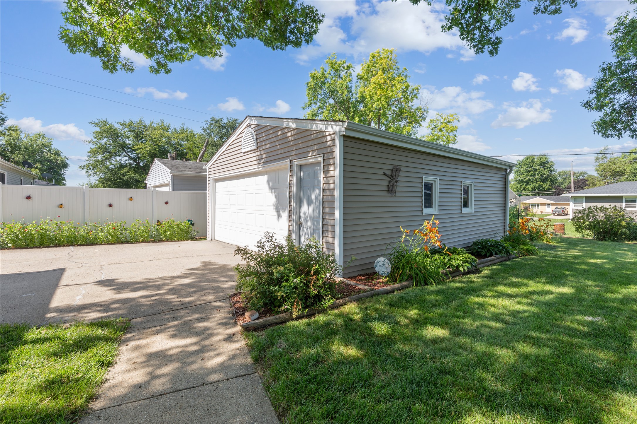 8022 Suncrest Drive Property Photo 27