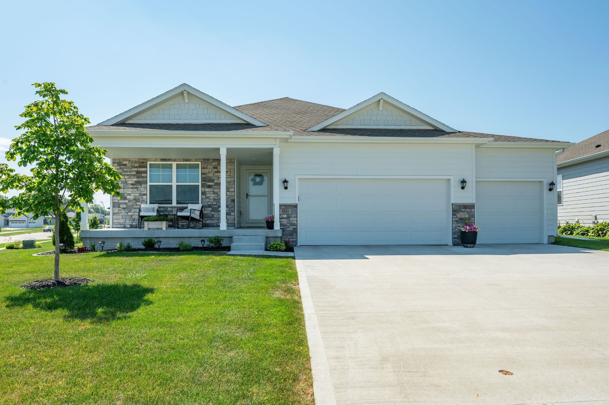 800 Knoll Drive Property Photo 1