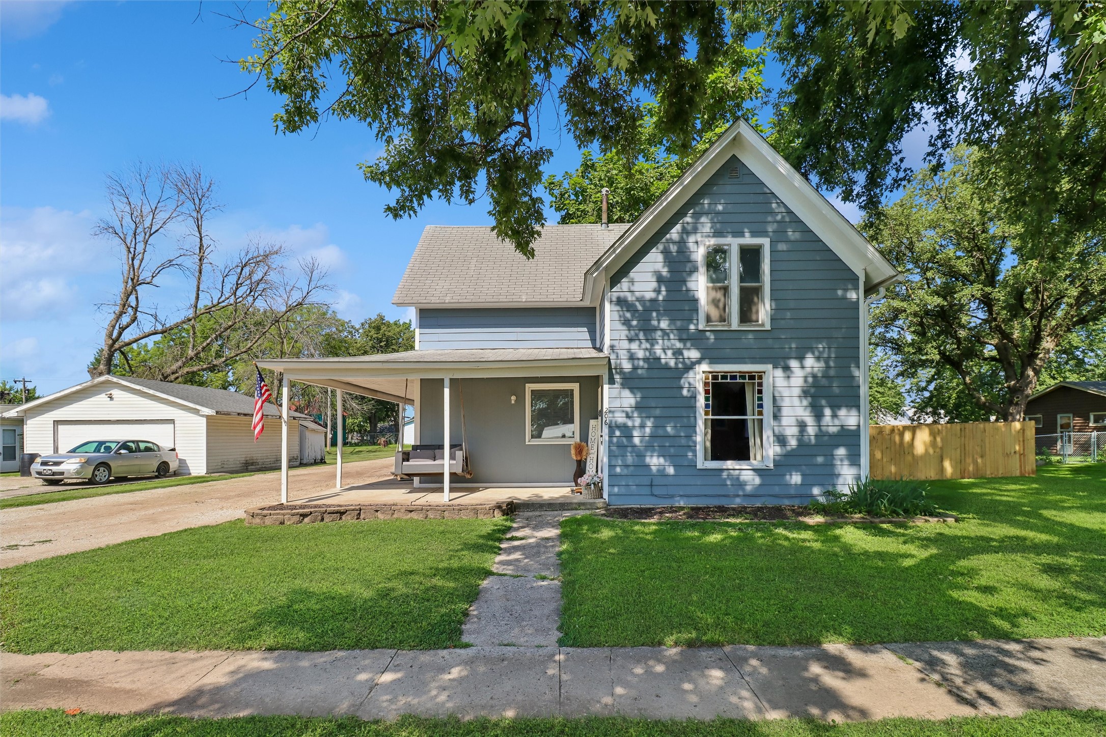 206 S 1st Street Property Photo 1