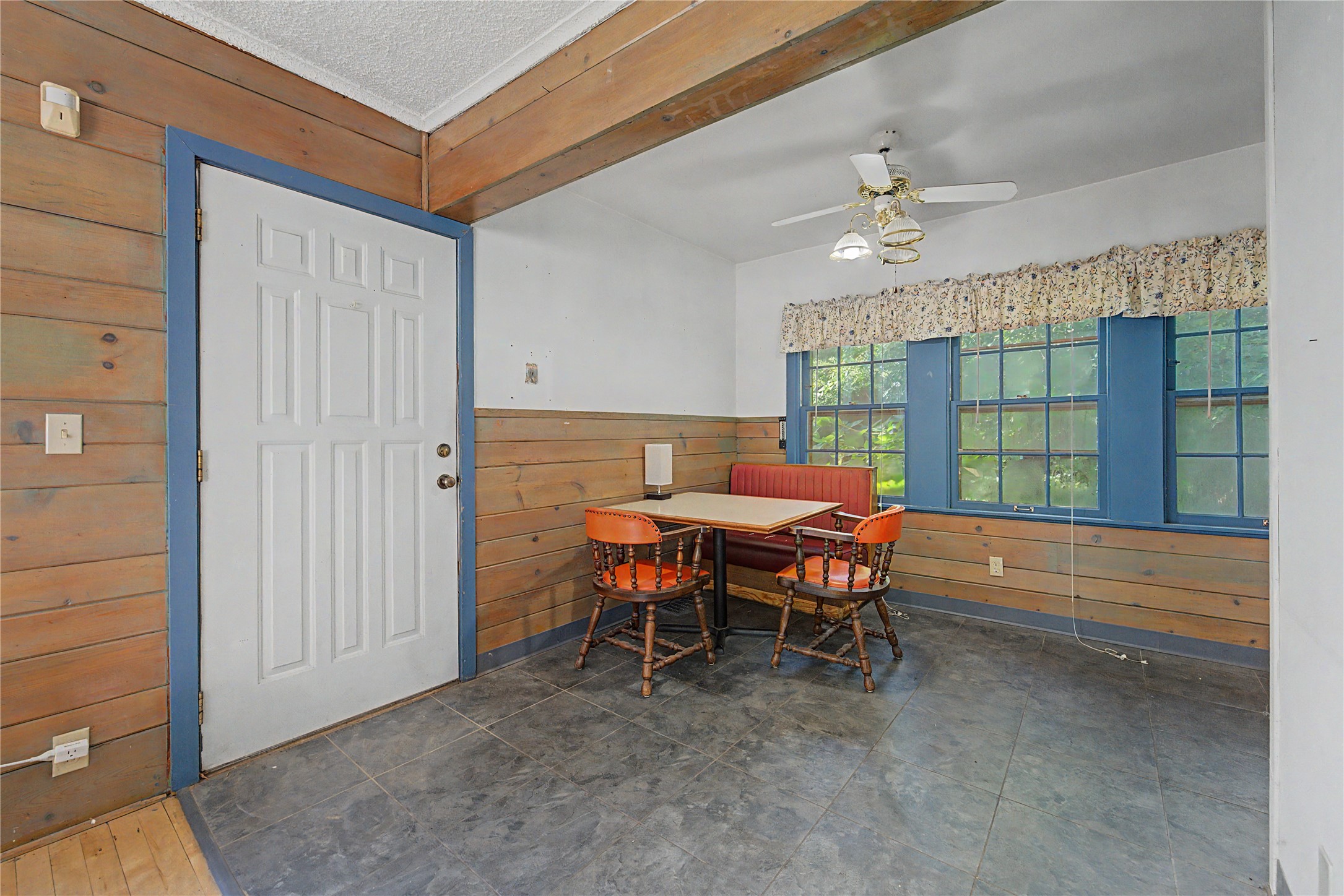 217 Franklin Avenue Property Photo 4