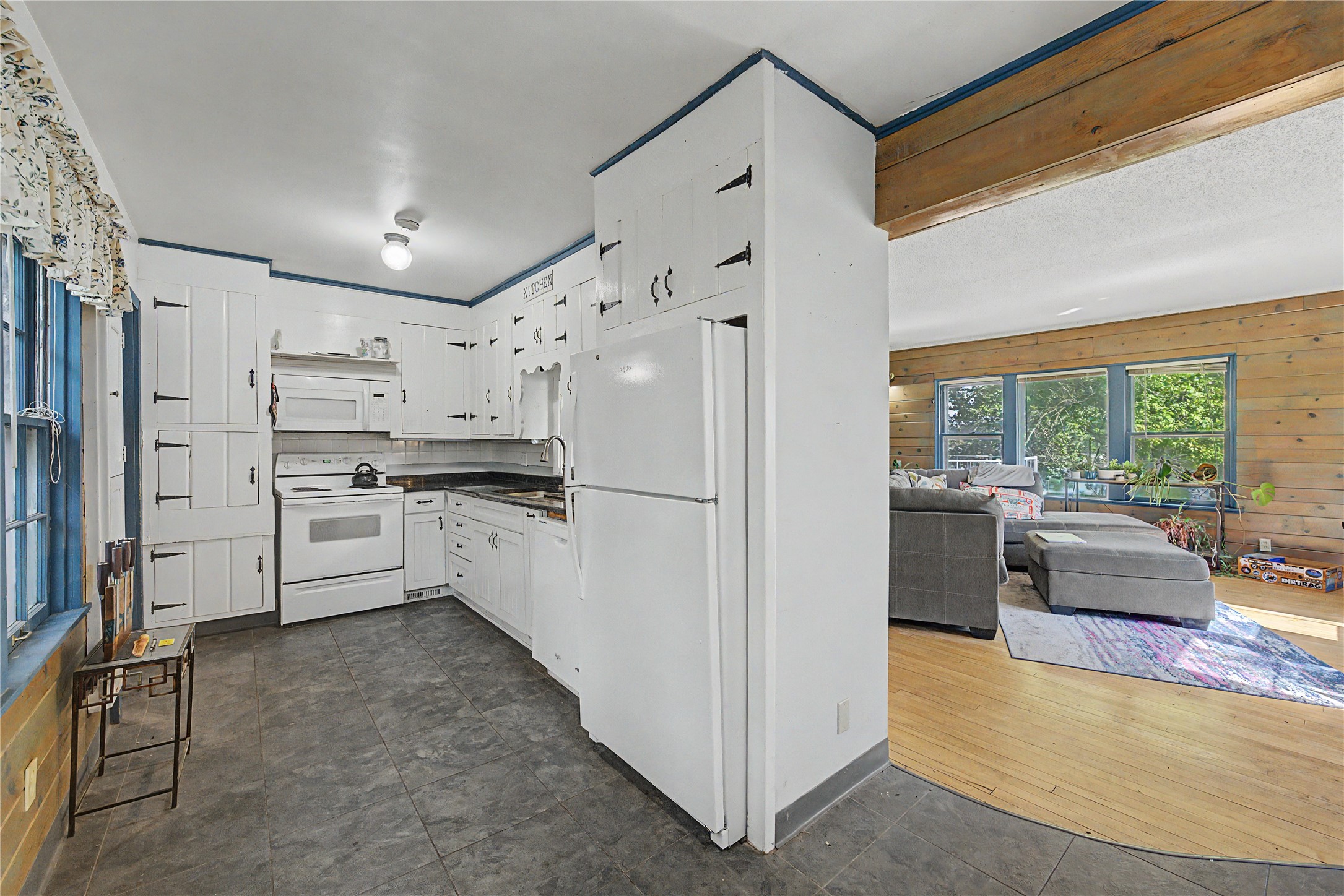 217 Franklin Avenue Property Photo 5