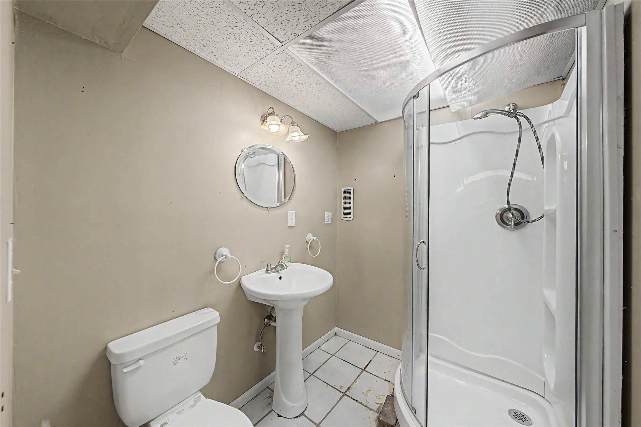 217 Franklin Avenue Property Photo 29