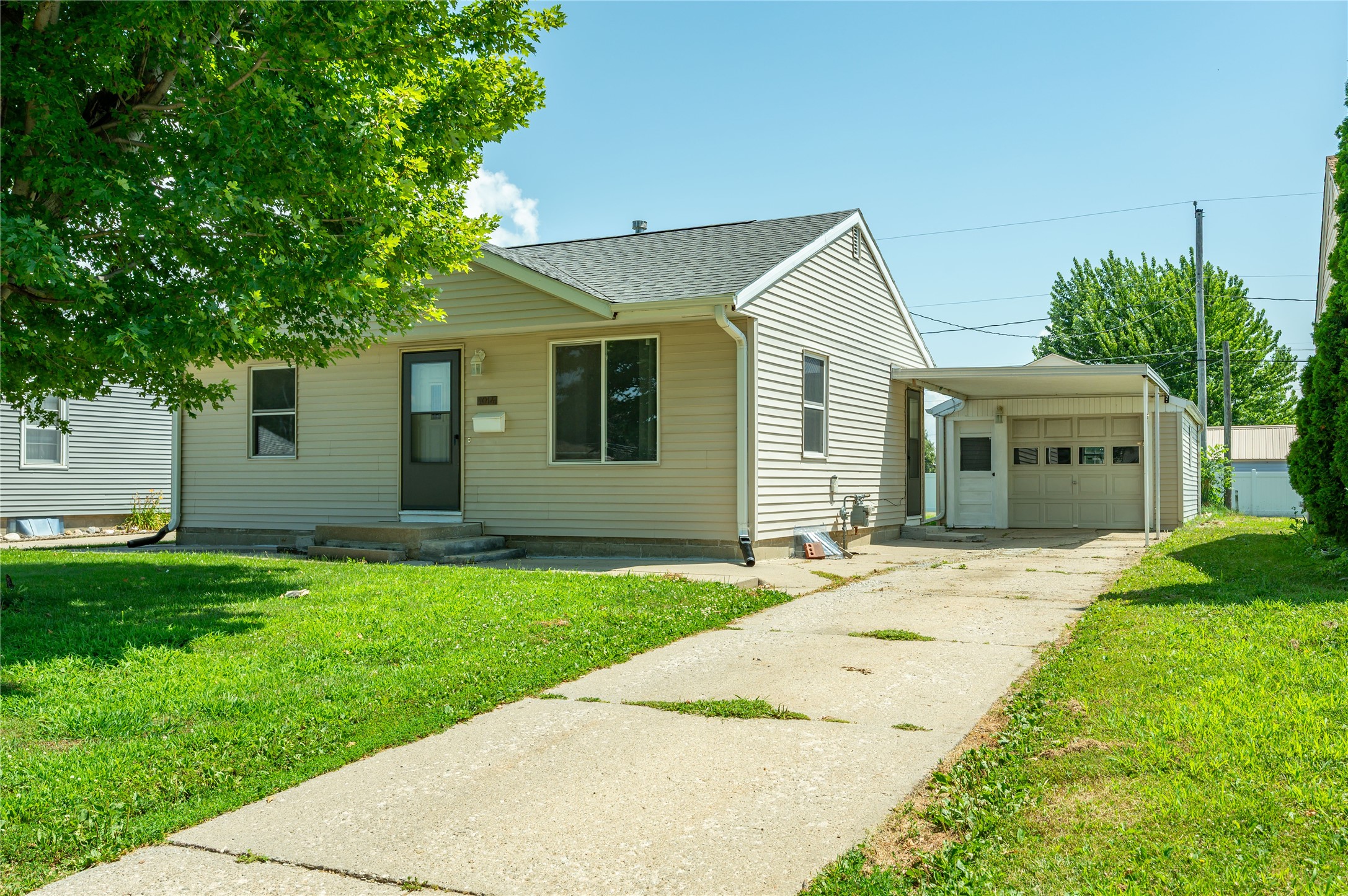 1014 S 11th Avenue Property Photo 1