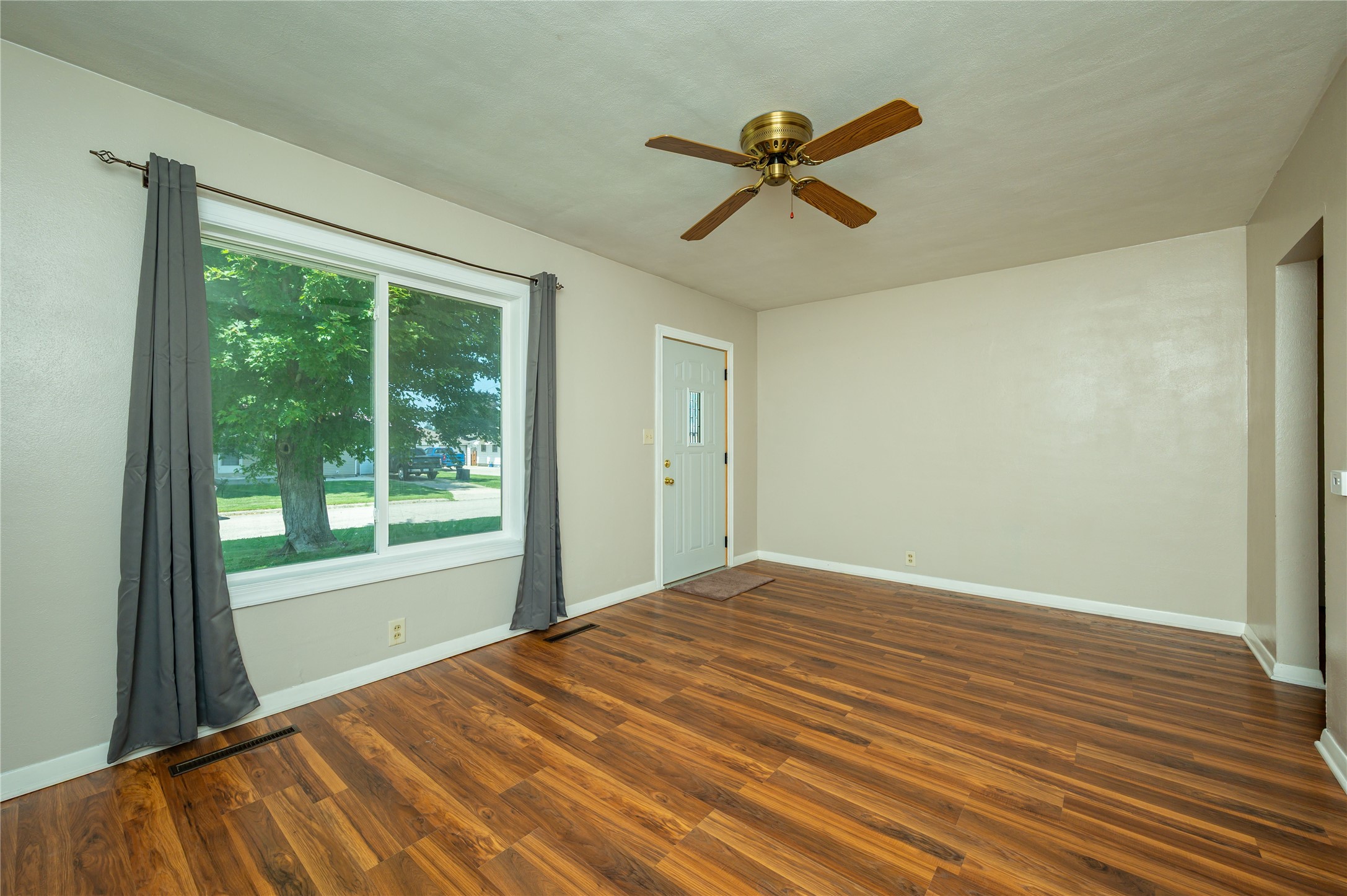 1014 S 11th Avenue Property Photo 2