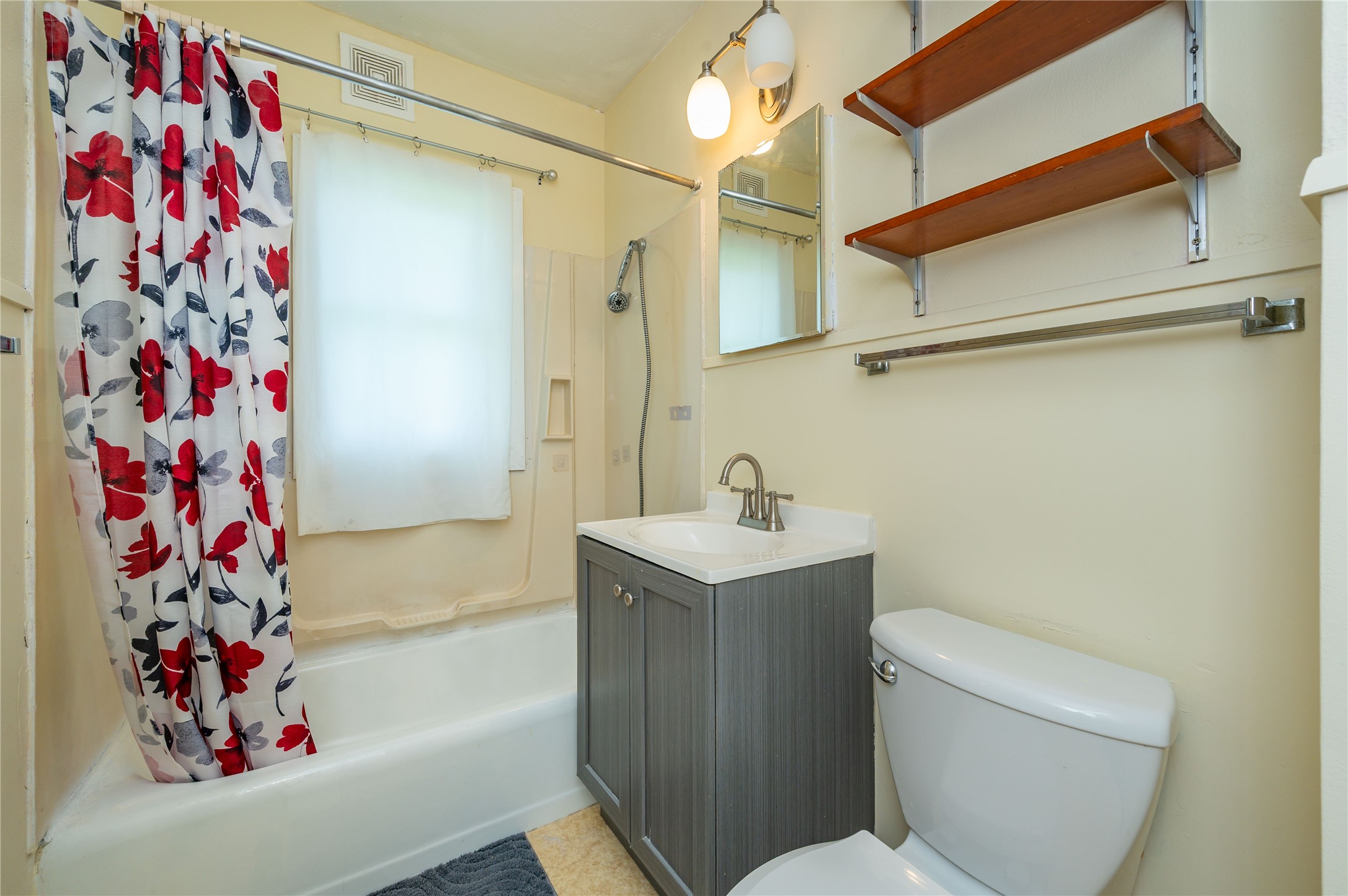 1014 S 11th Avenue Property Photo 10