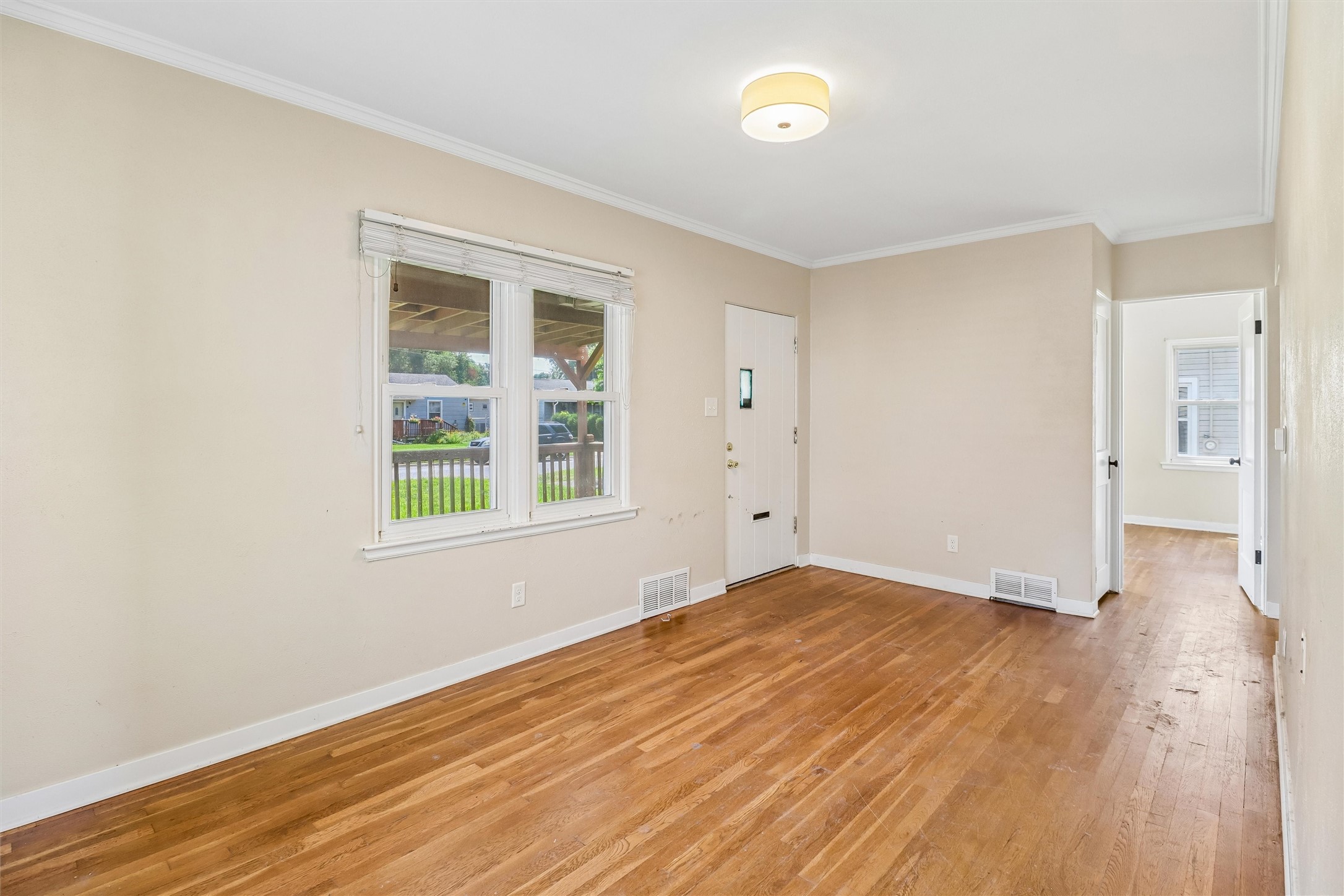 2012 E 27th Street Property Photo 5