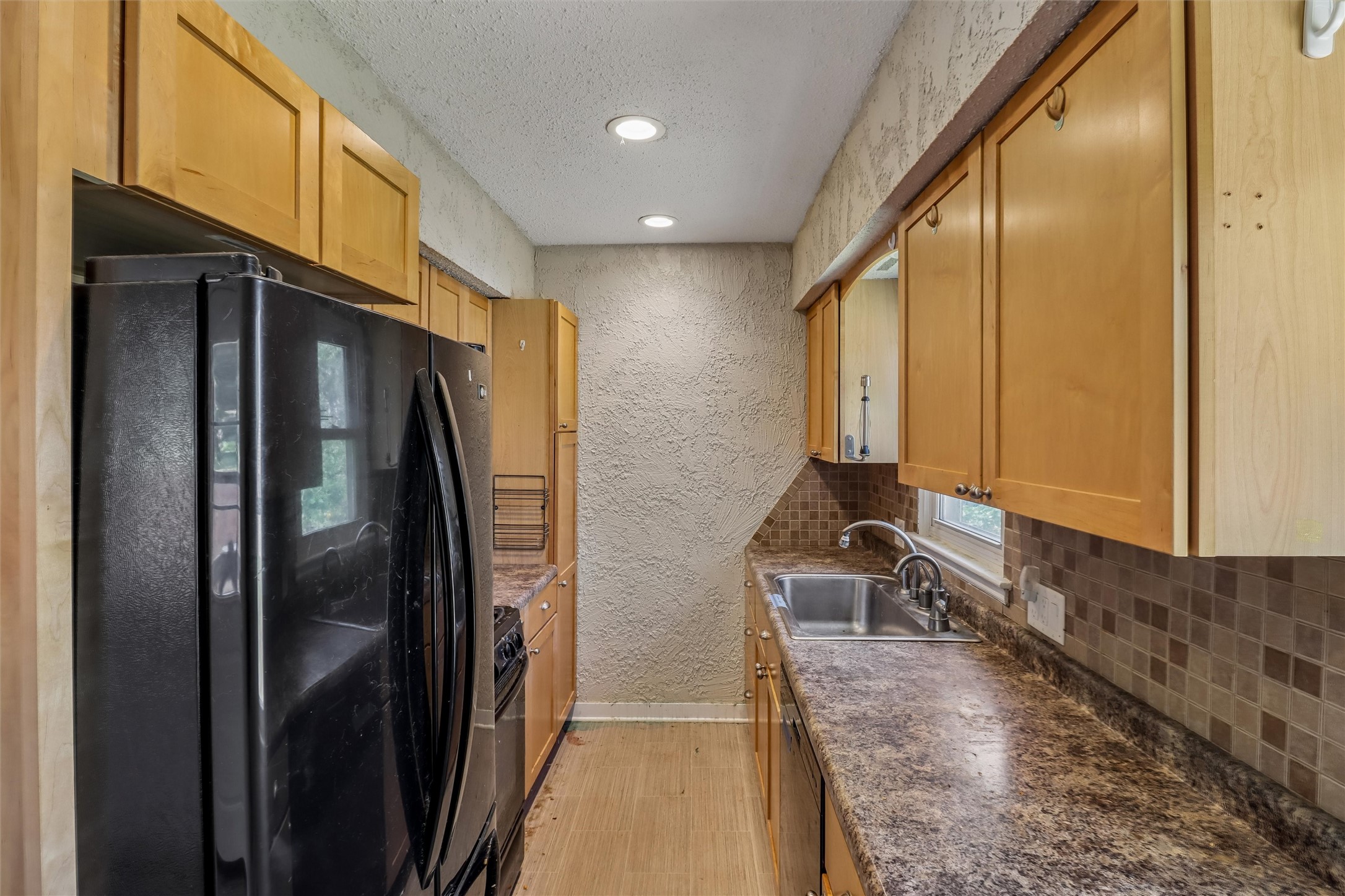 2012 E 27th Street Property Photo 7