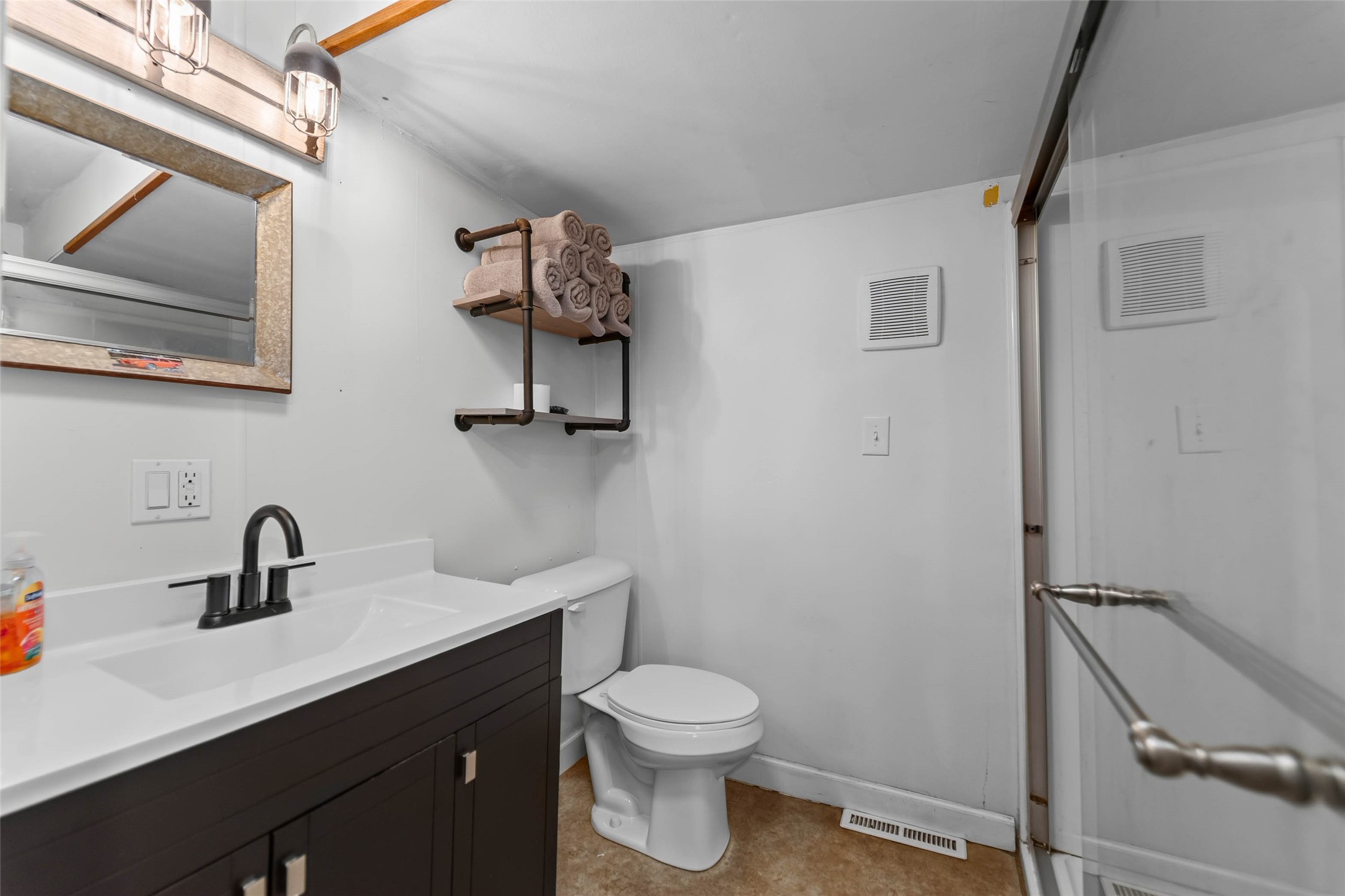 1221 Carroll Street Property Photo 9