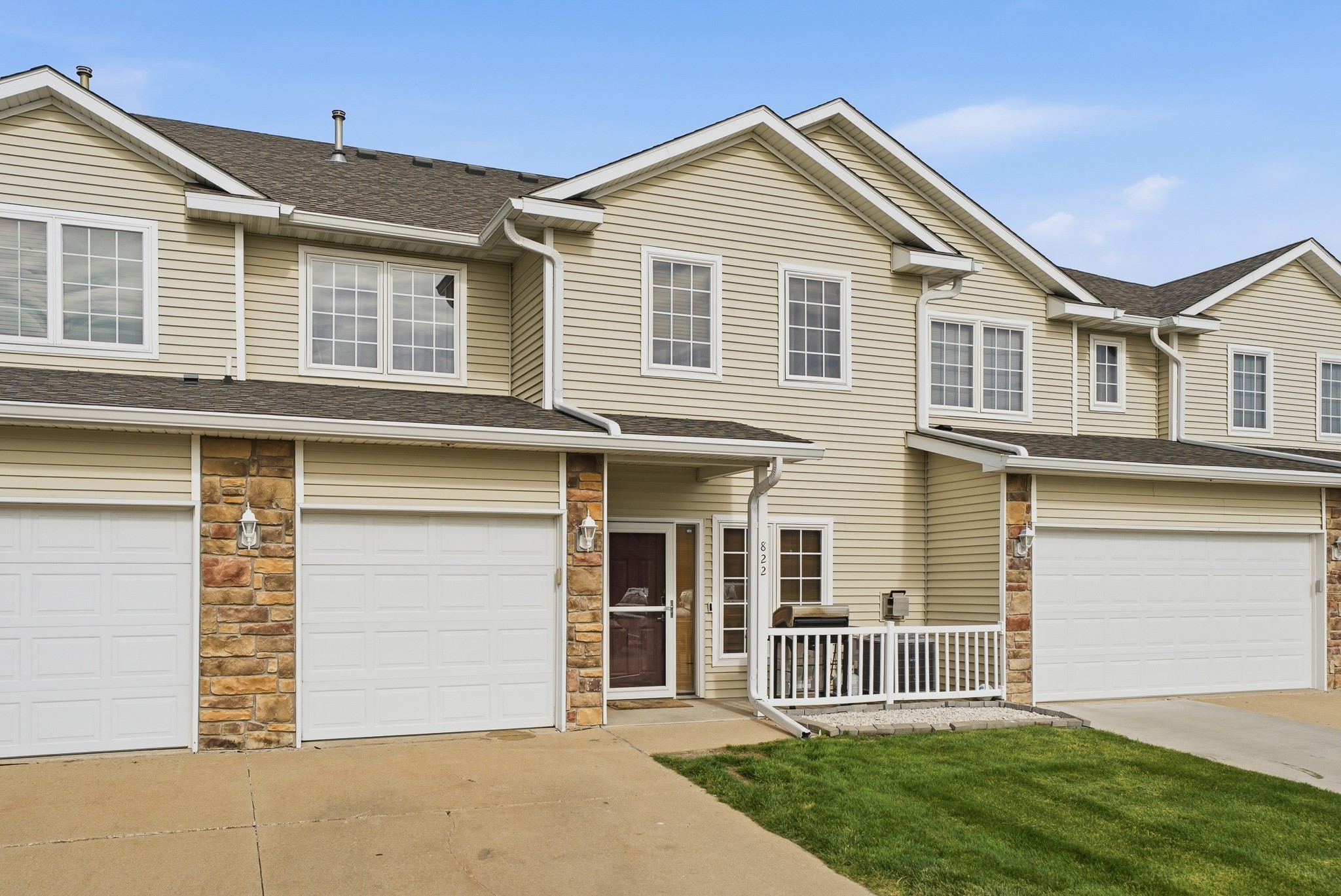 822 Red Hawk Way SE Property Photo 1