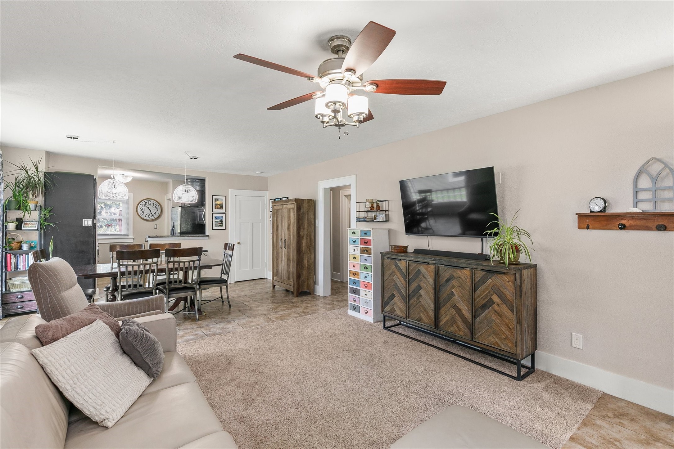 2322 45th Street Property Photo 6