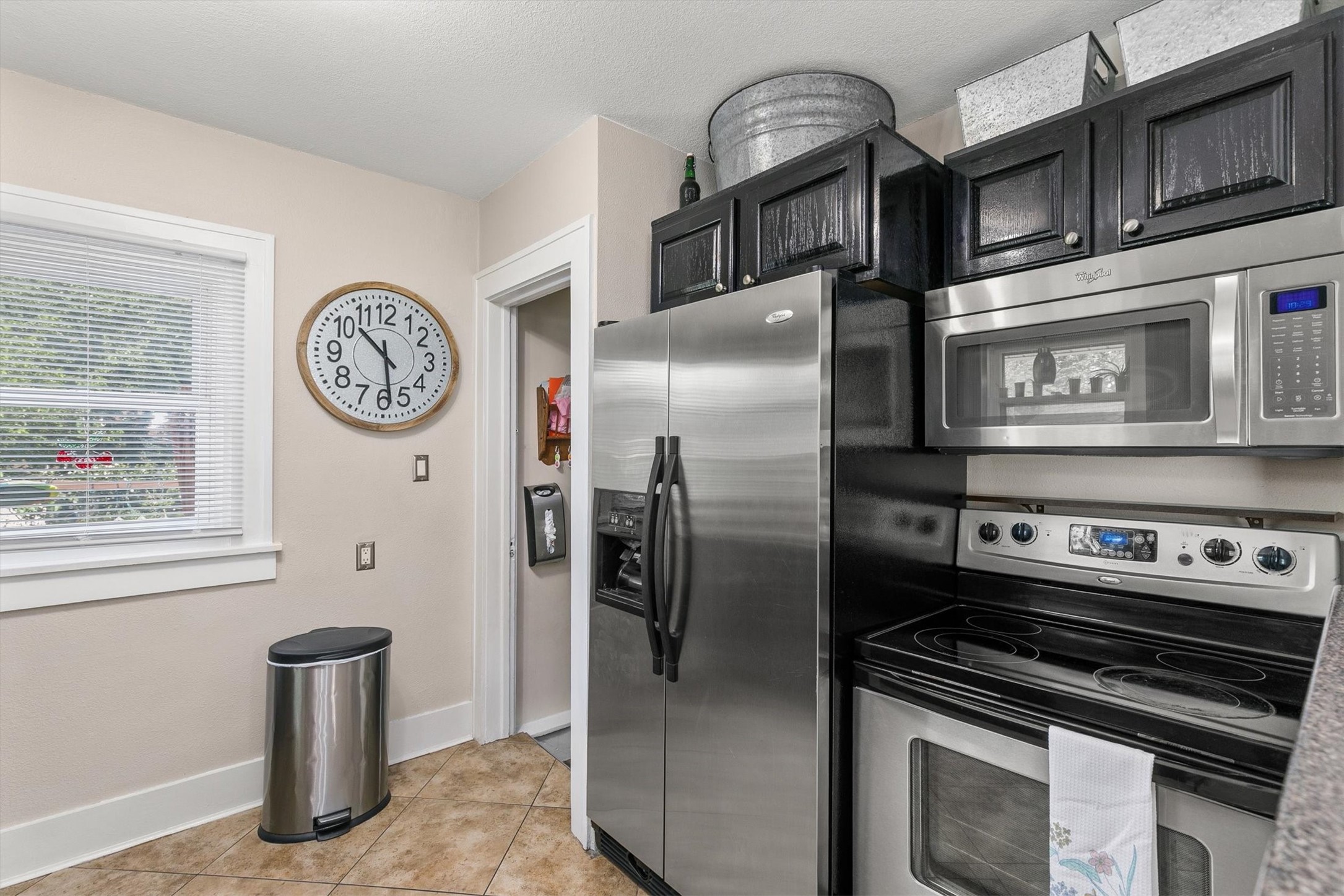 2322 45th Street Property Photo 9