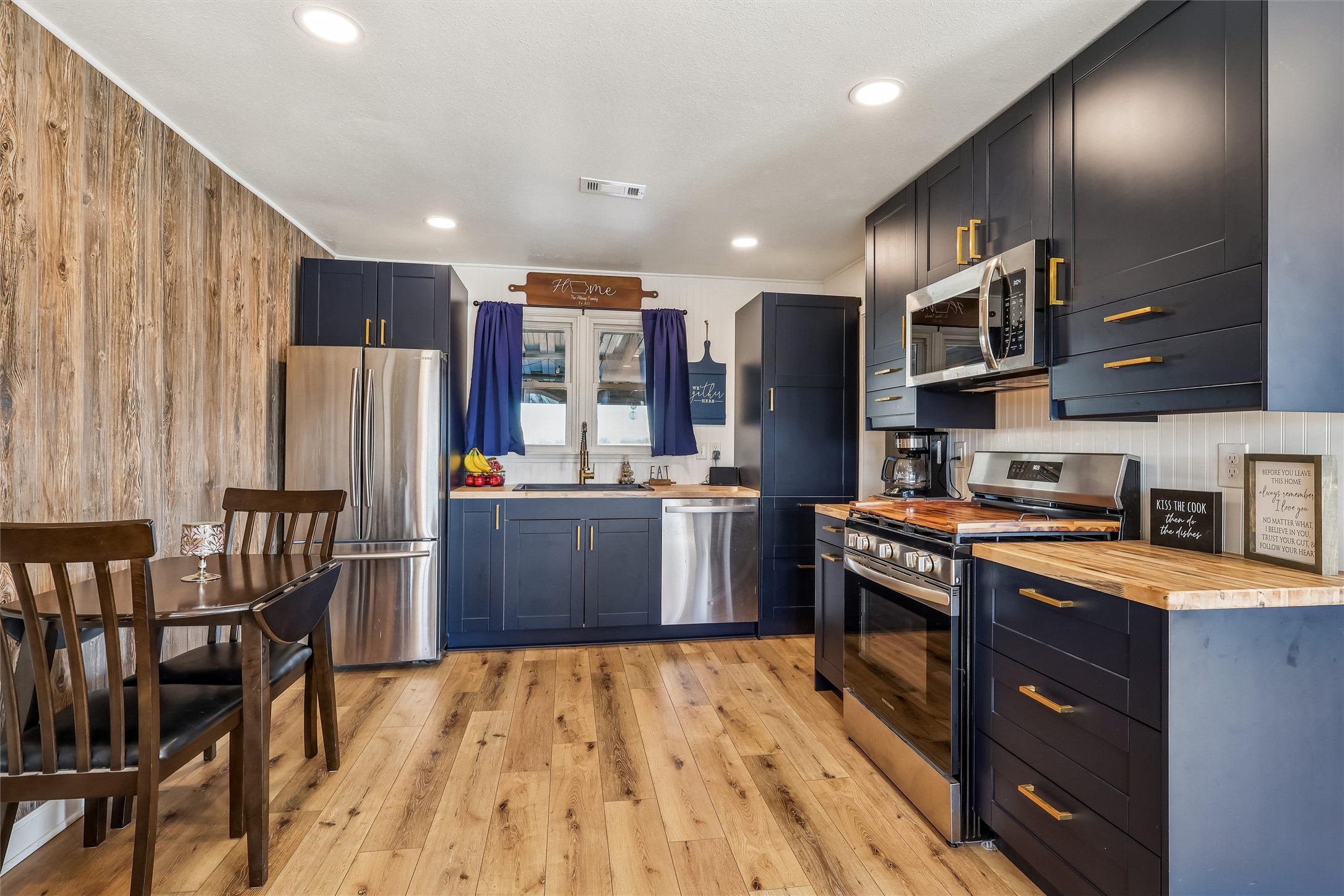 2478 Bevington Park Road Property Photo 3