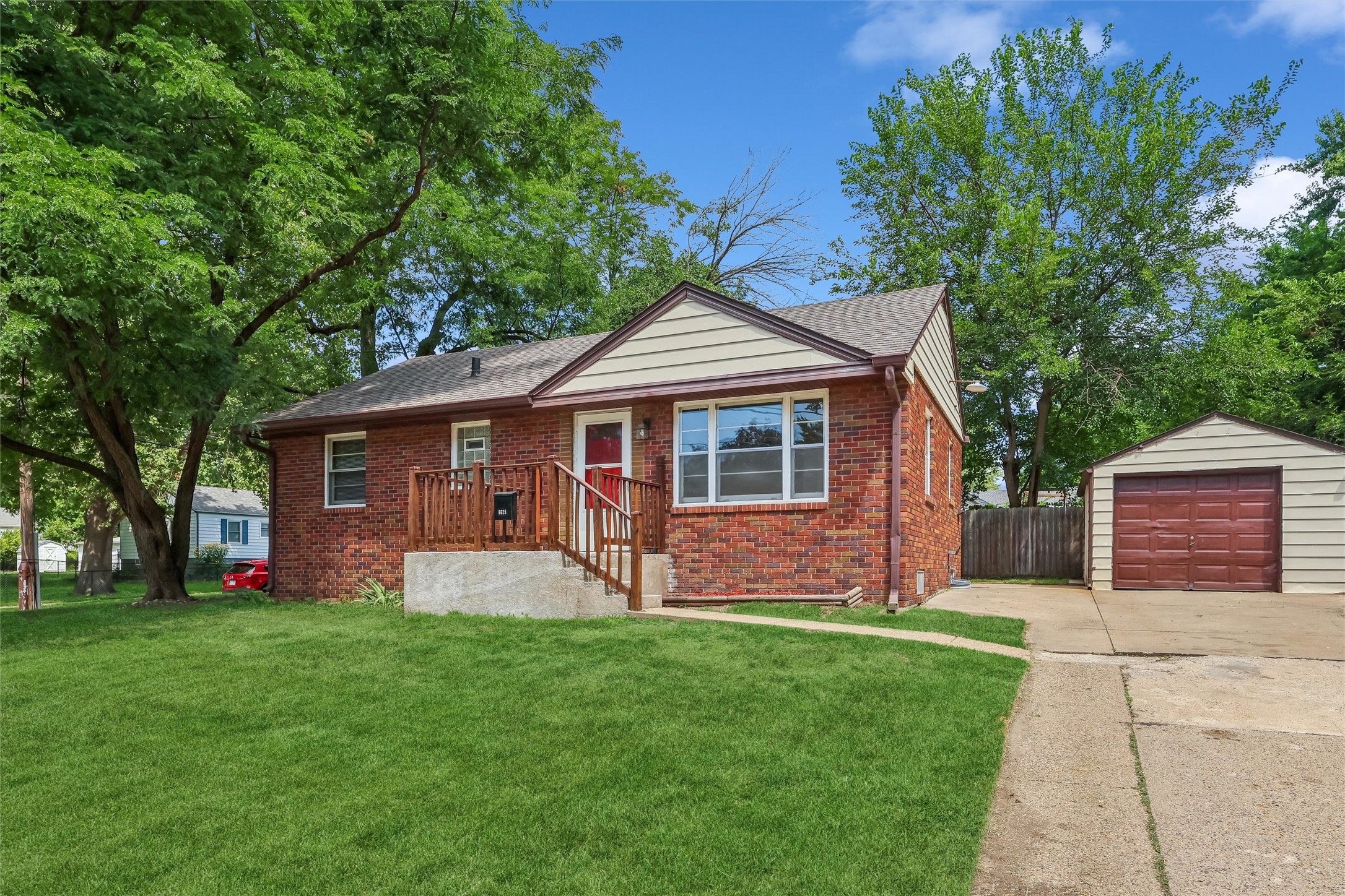 6625 Oliver Smith Drive Property Photo 1