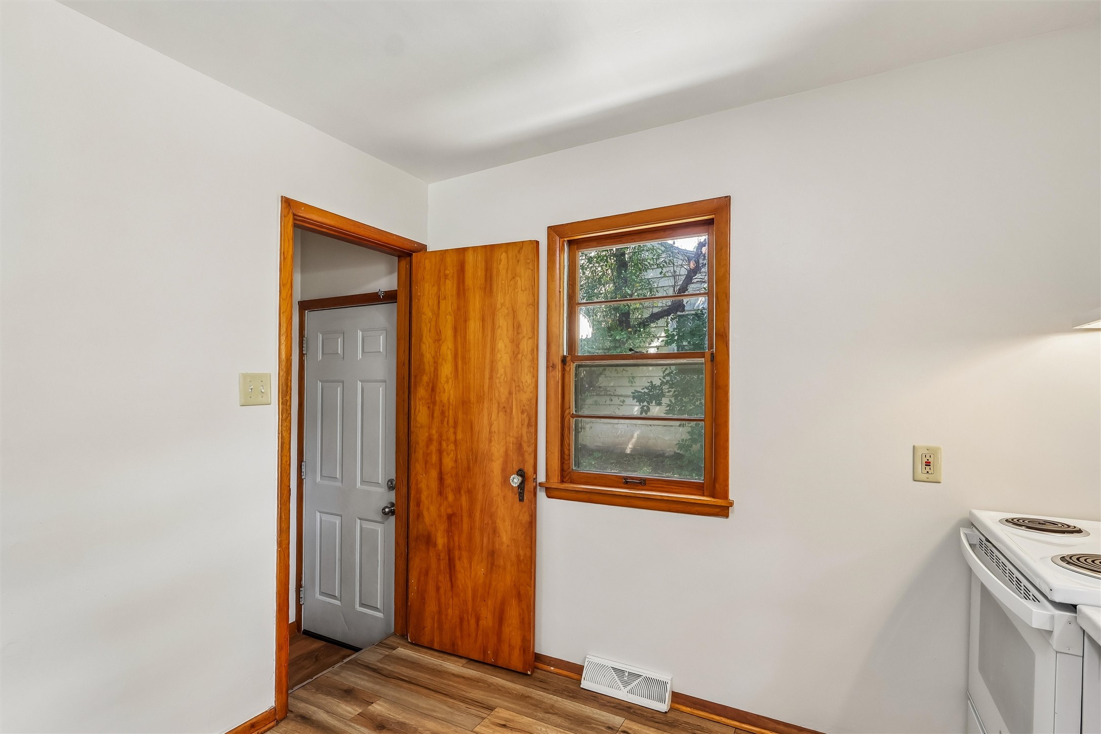 6625 Oliver Smith Drive Property Photo 16