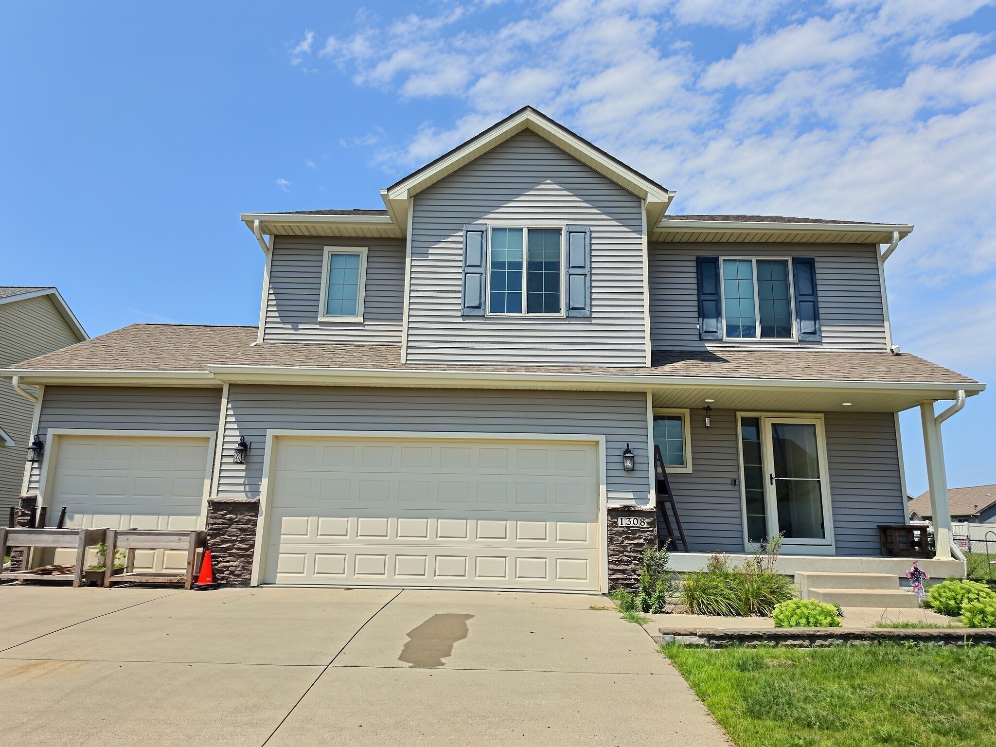 1308 Caitlin Court Se Property Photo 2