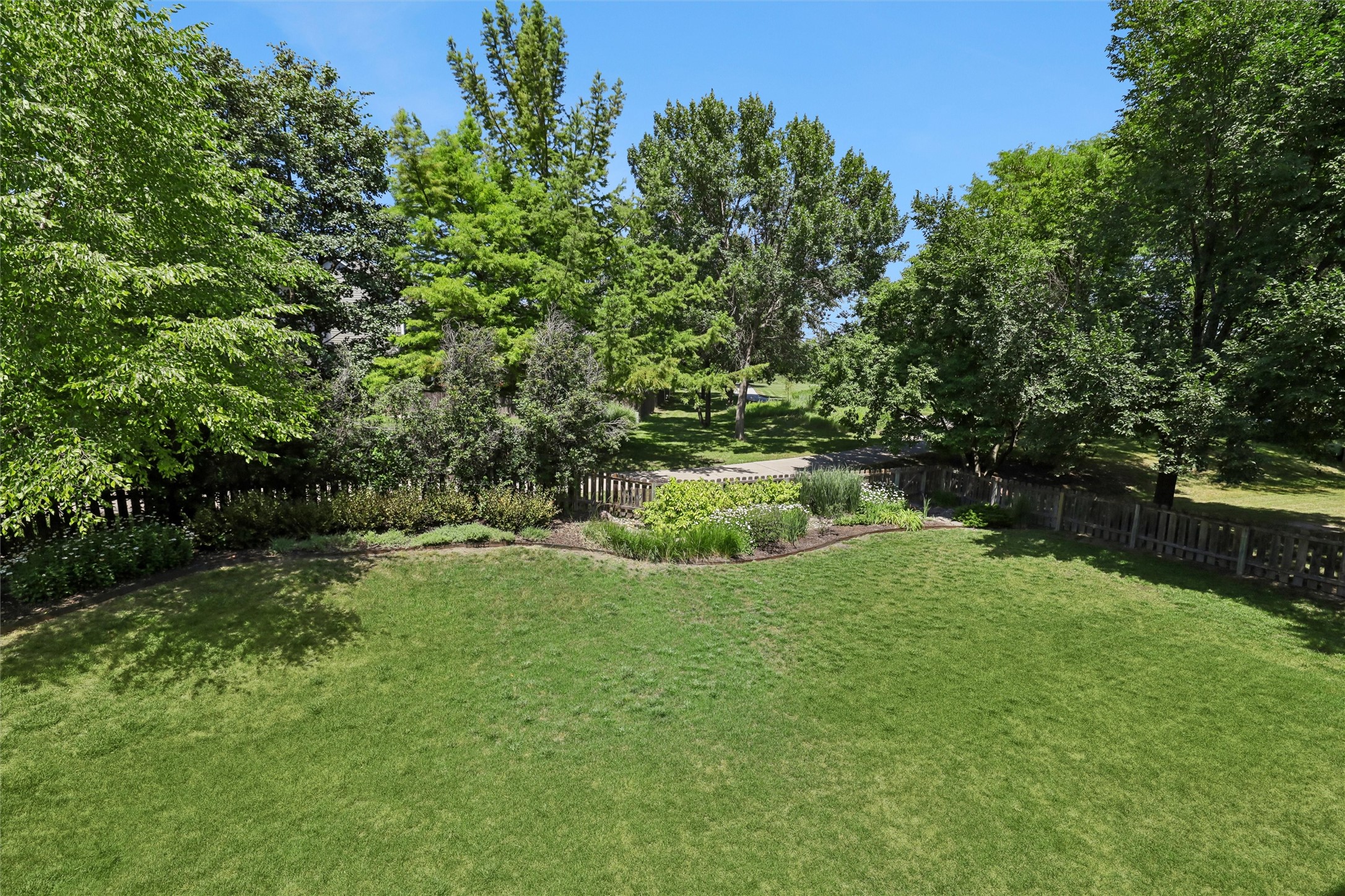 5773 Coachlight Court Property Photo 3