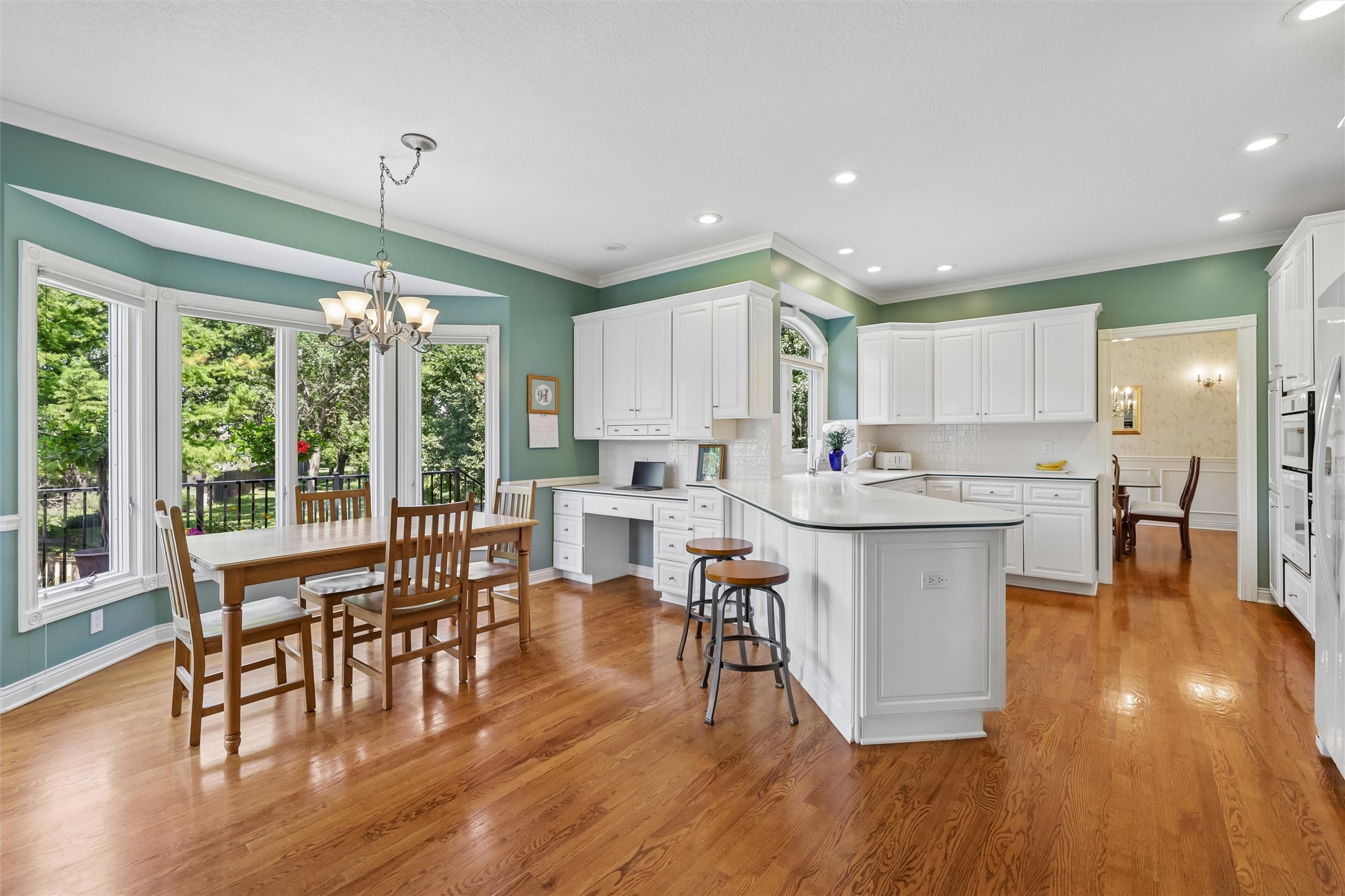 5773 Coachlight Court Property Photo 8