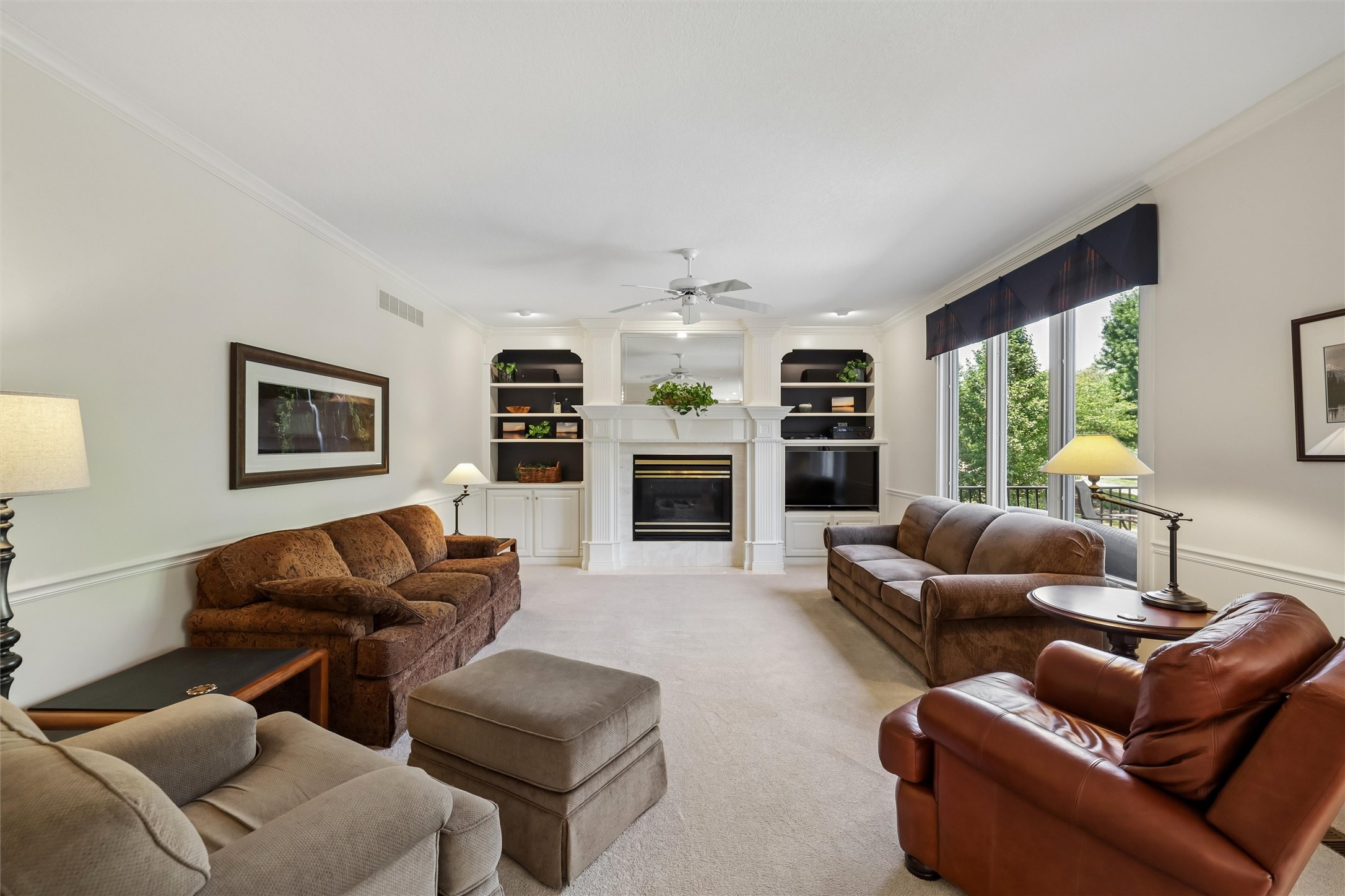 5773 Coachlight Court Property Photo 11