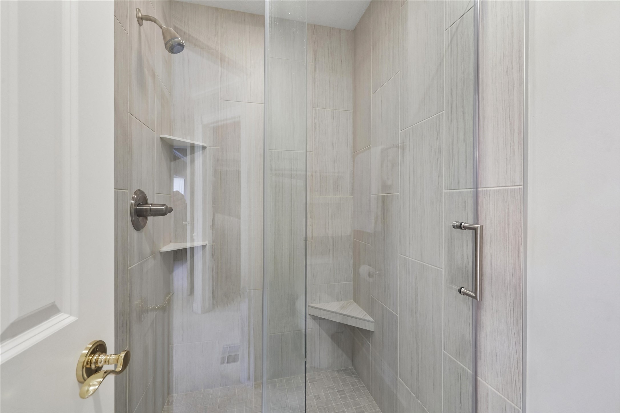 5773 Coachlight Court Property Photo 16