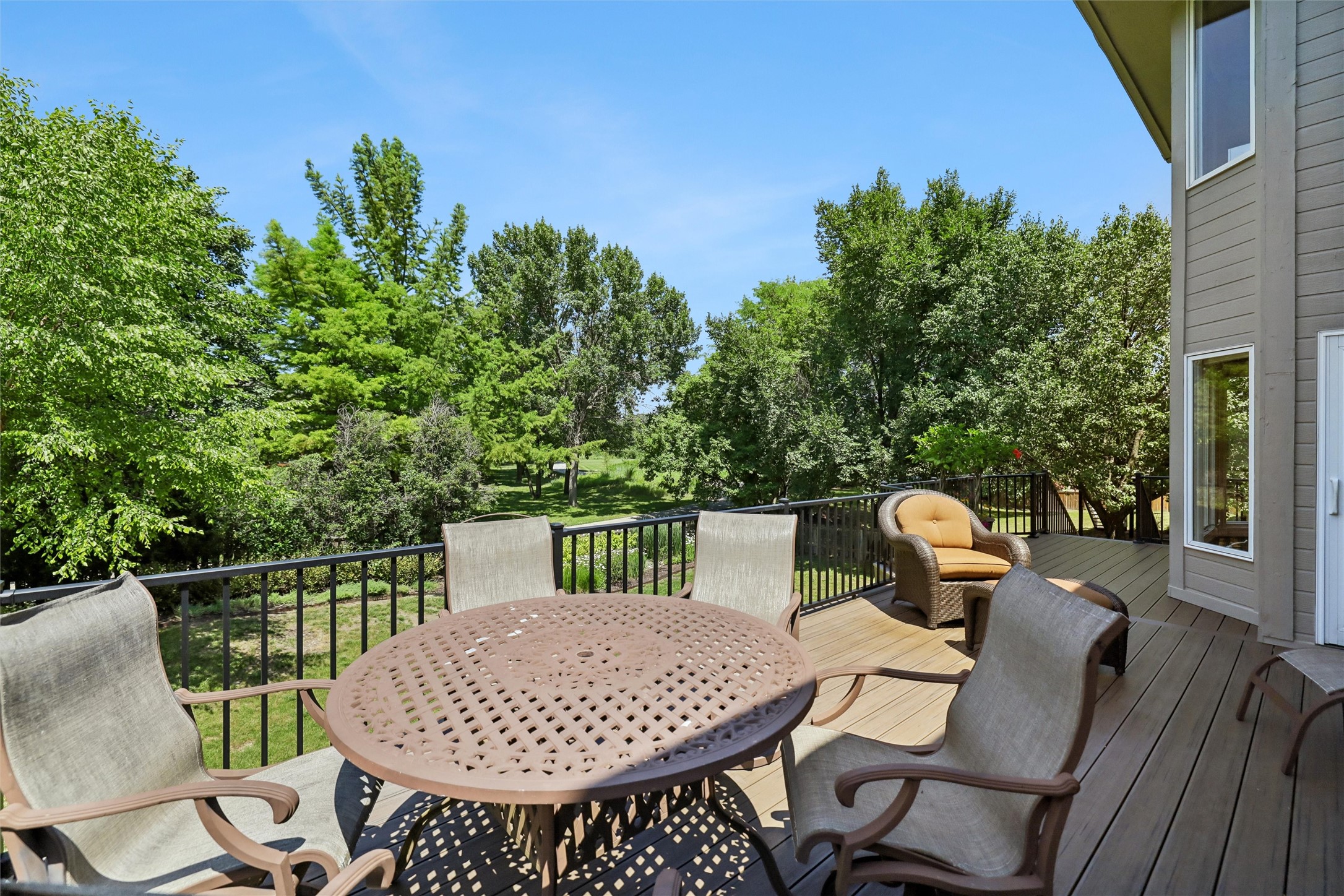 5773 Coachlight Court Property Photo 28