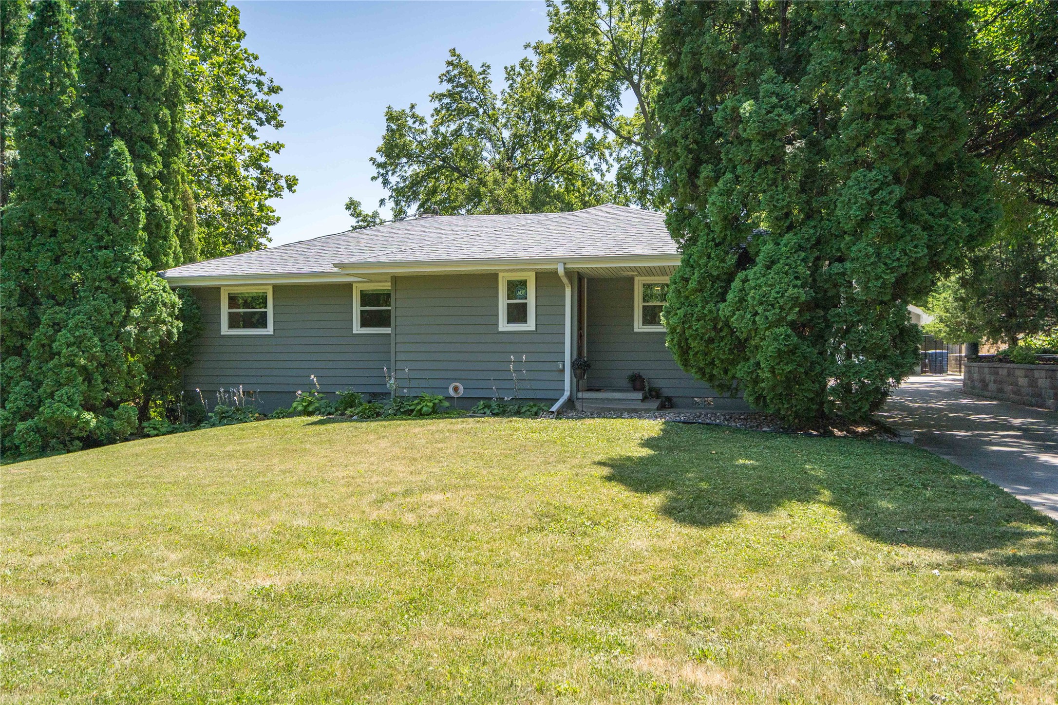 212 Pleasant View Drive Property Photo 1