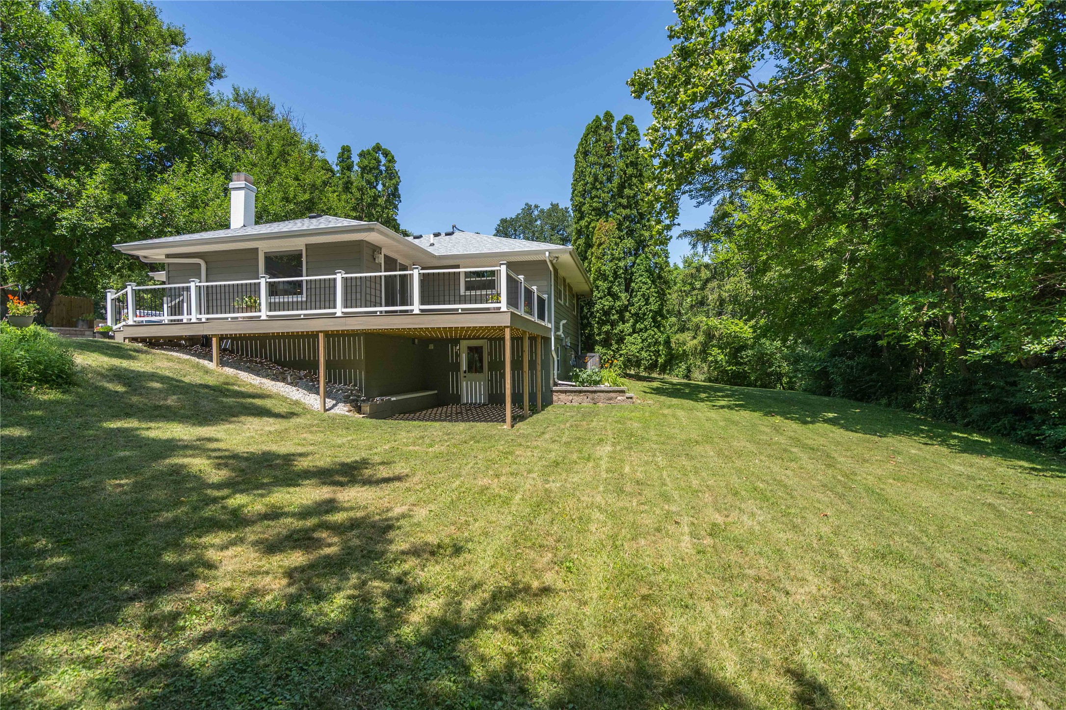 212 Pleasant View Drive Property Photo 2