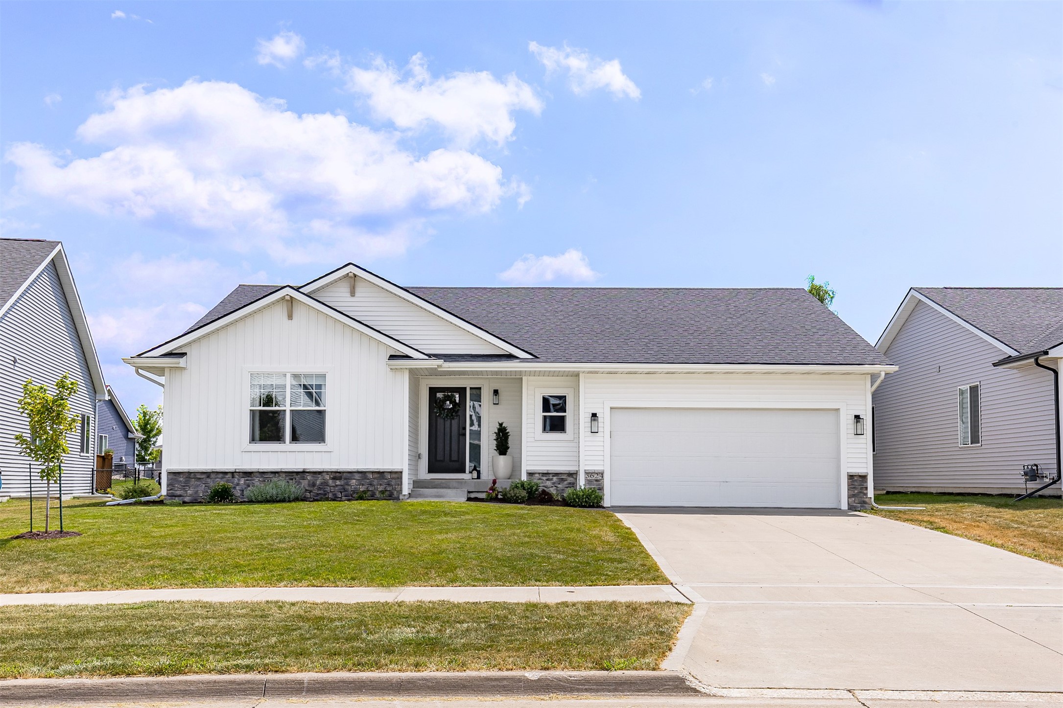 3624 NE Winding Trail Drive Property Photo 1