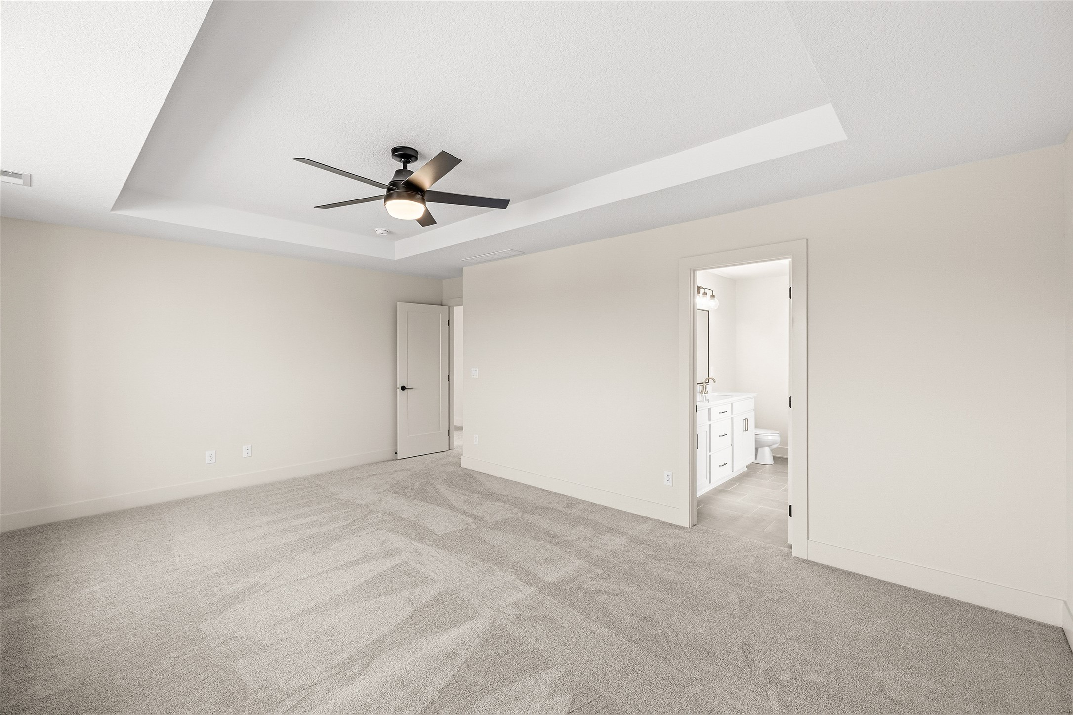 722 Ne Crossing Oaks Drive Property Photo 3