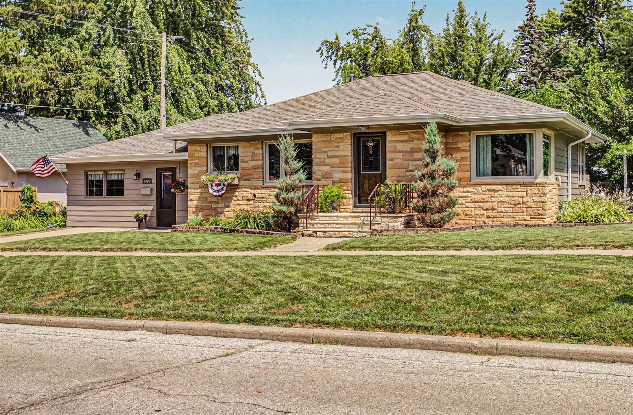 1023 3rd Street Property Photo 1