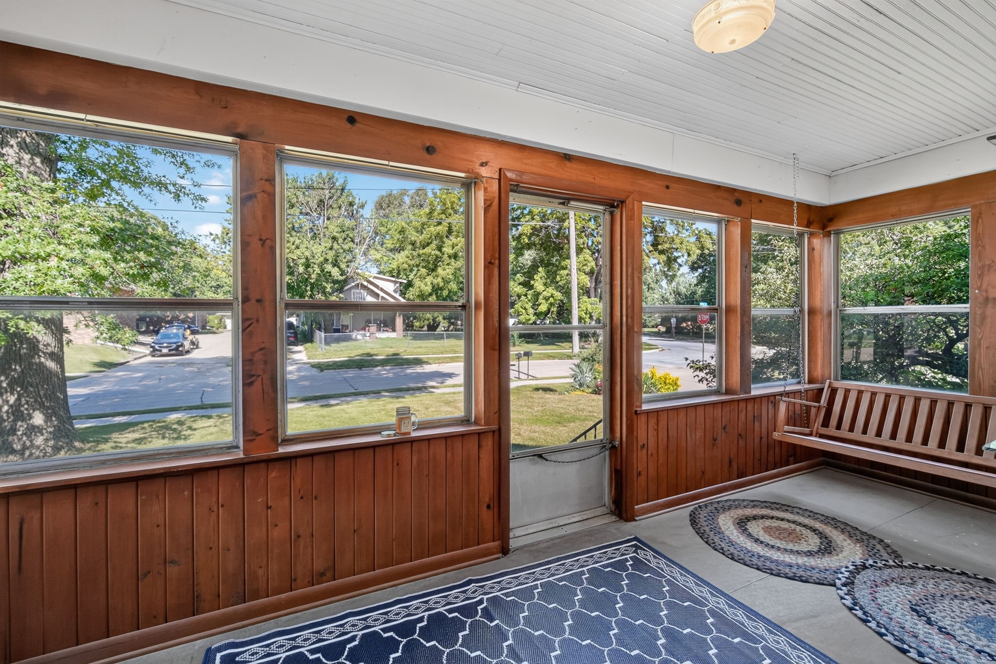 655 2nd Street Property Photo 3
