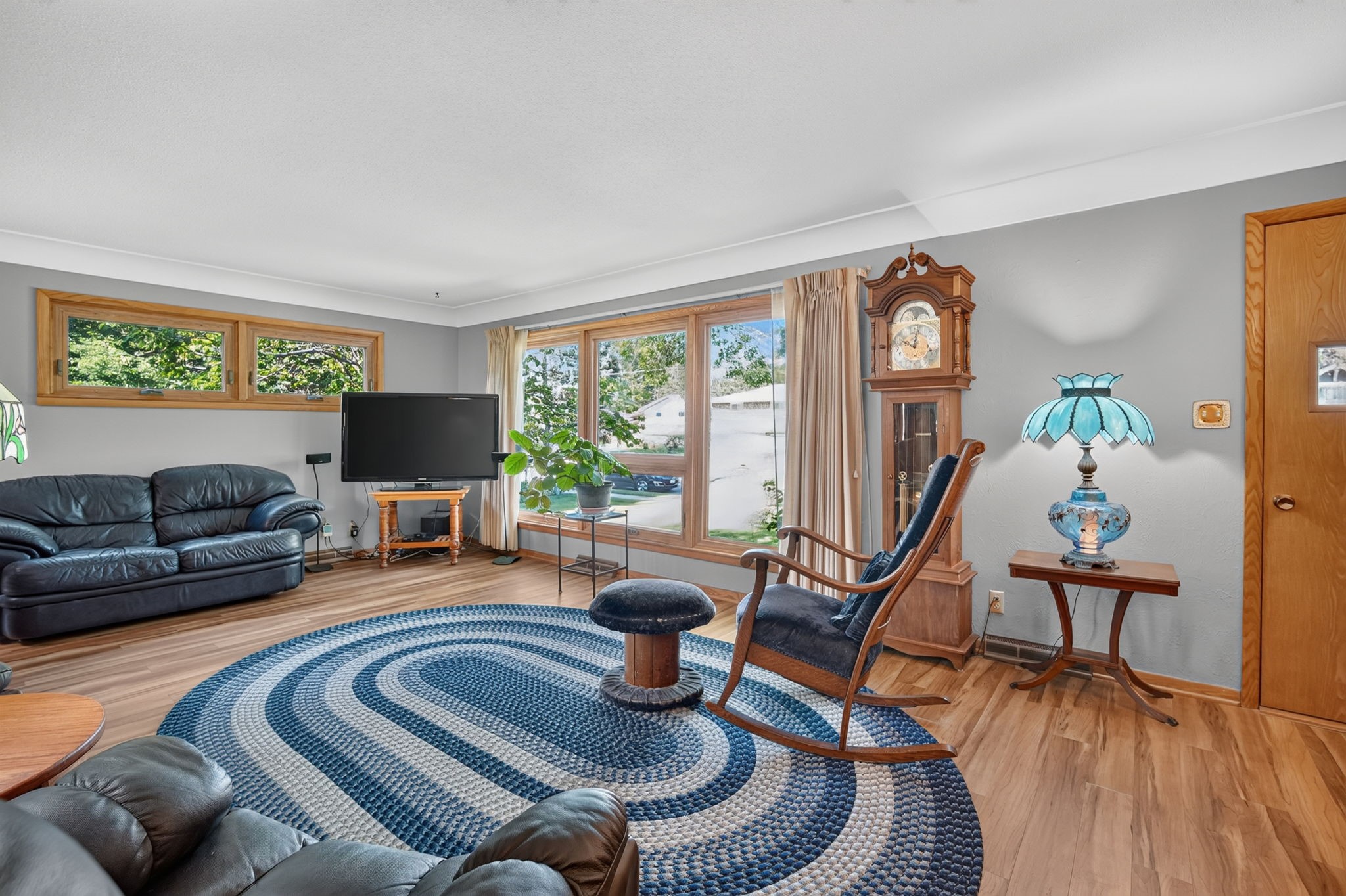 655 2nd Street Property Photo 4